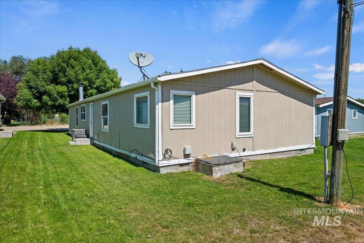 912 4th Ave N Property Photo 6