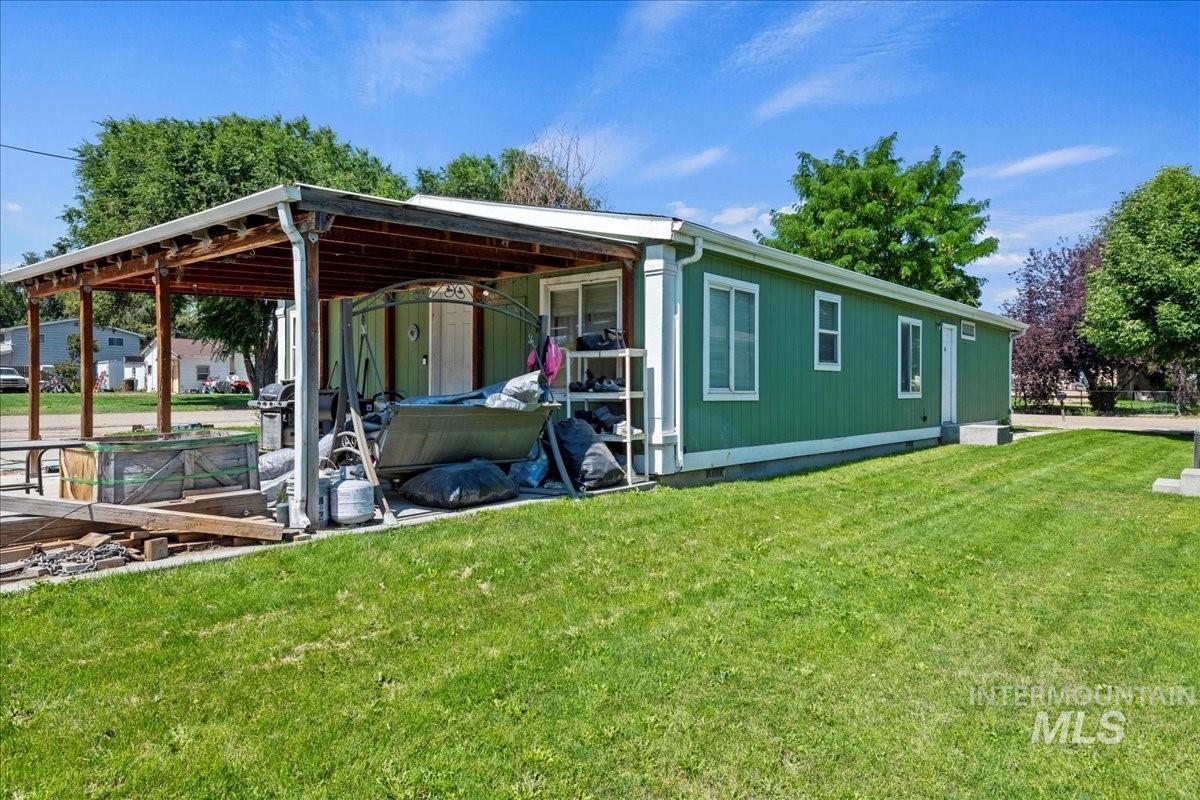 912 4th Ave N Property Photo 8