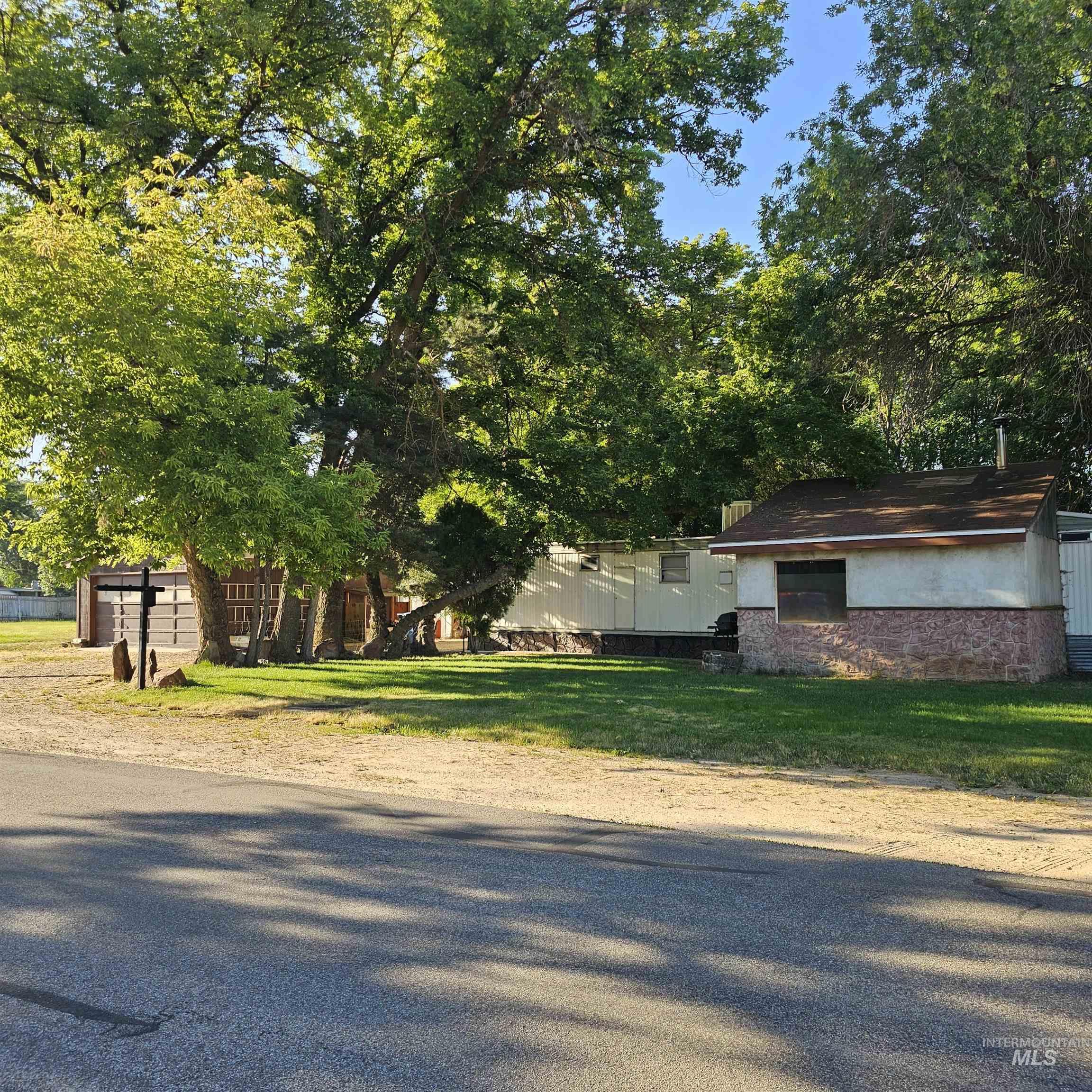 2141 E Syringa Property Photo 1