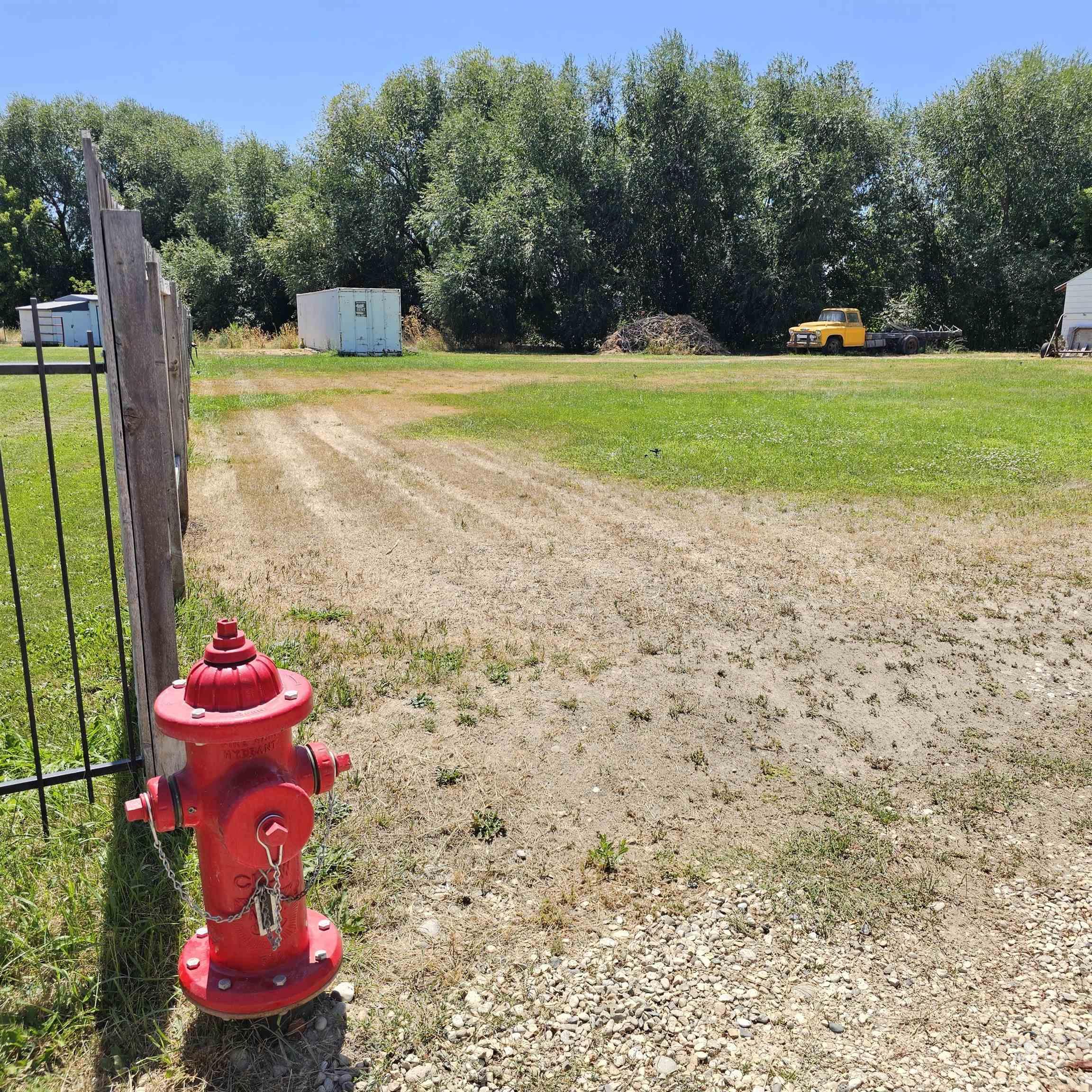 2141 E Syringa Property Photo 3