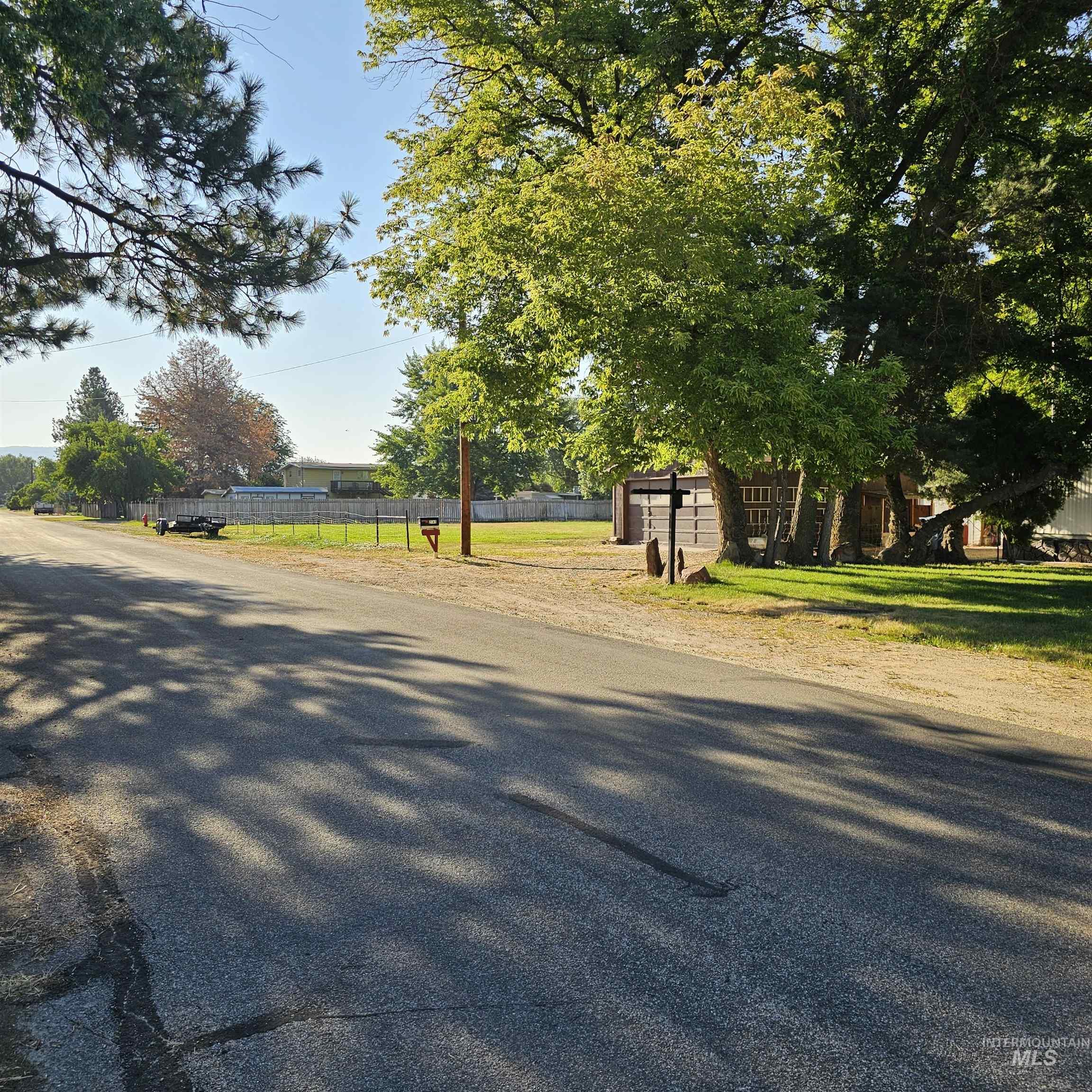 2141 E Syringa Property Photo 8