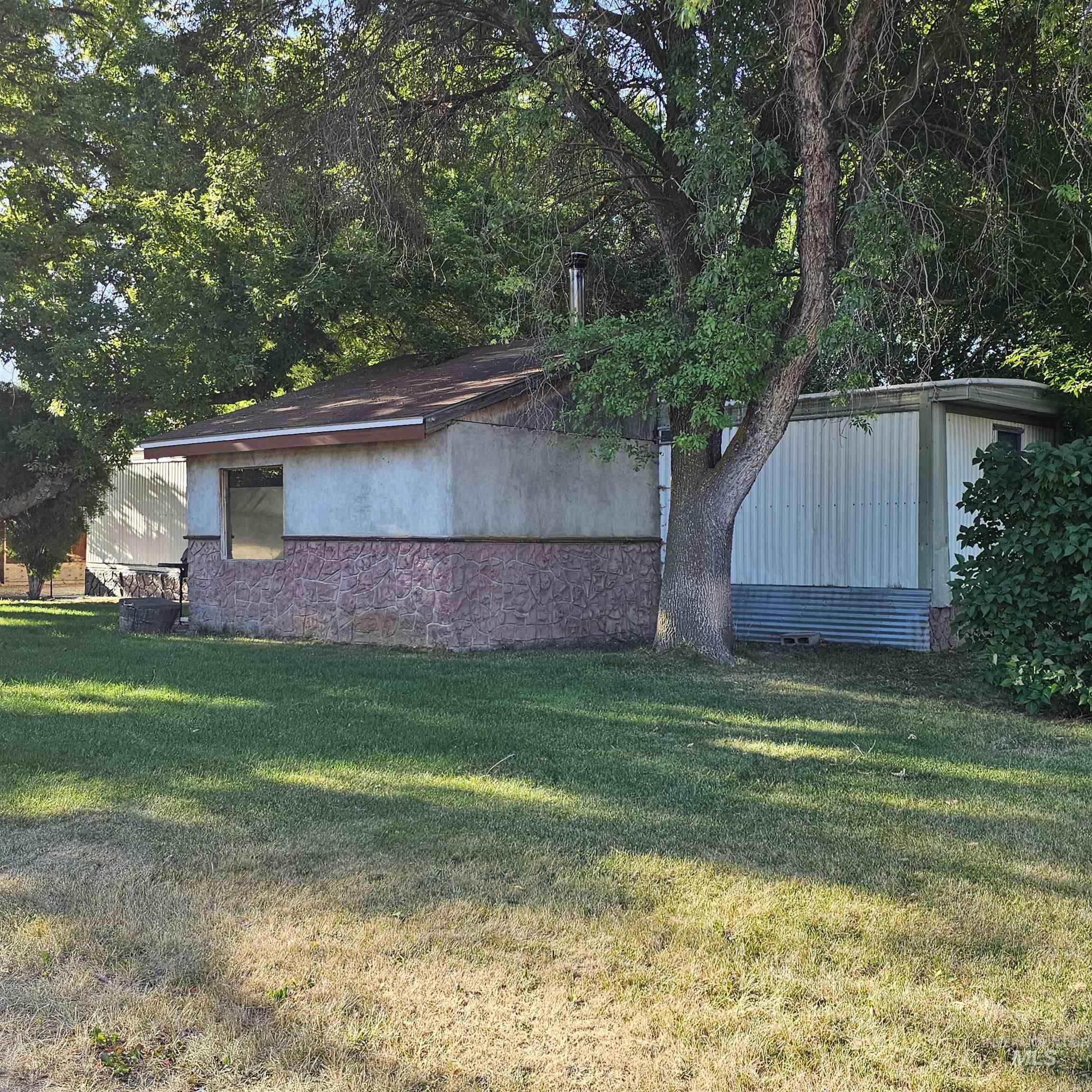 2141 E Syringa Property Photo 17