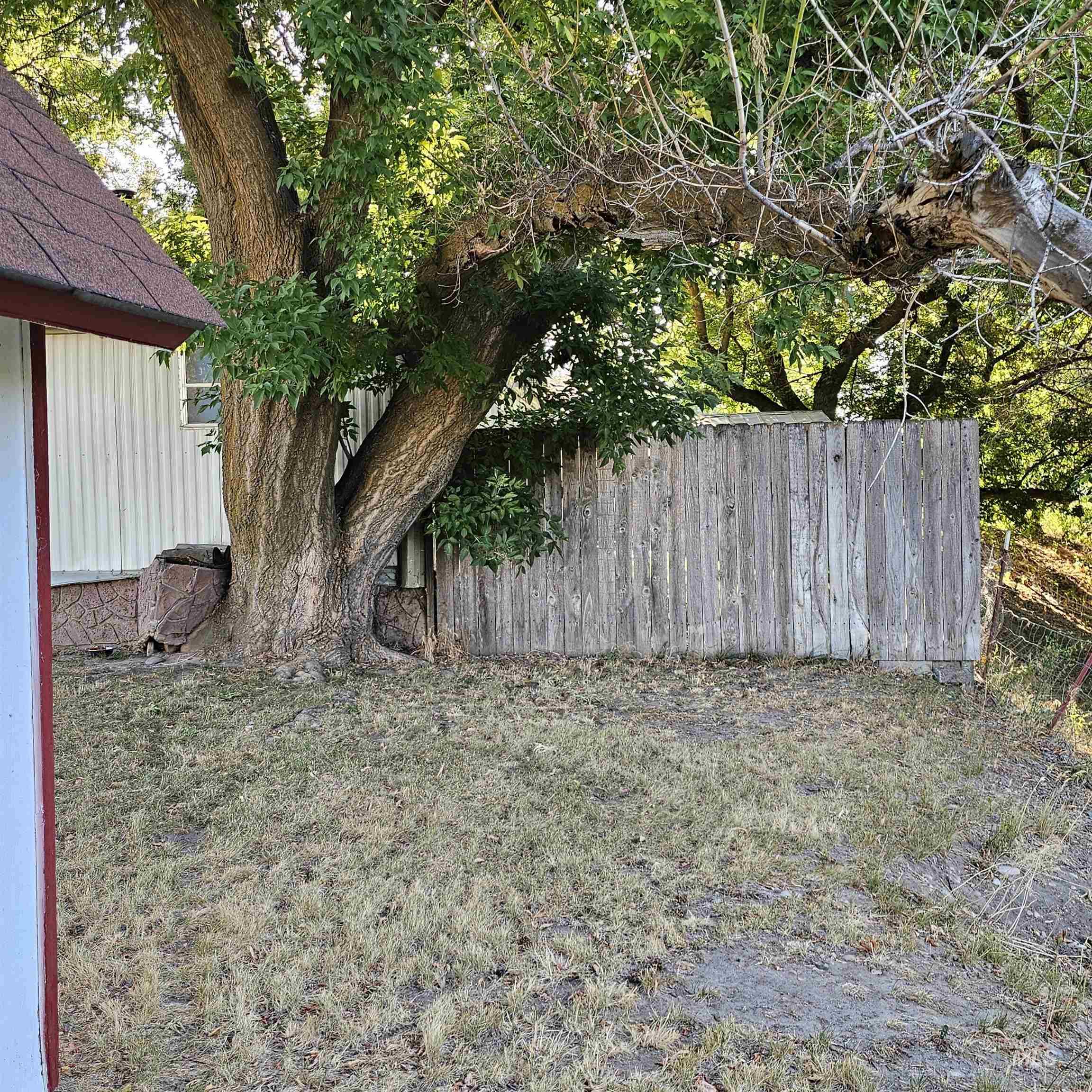 2141 E Syringa Property Photo 21