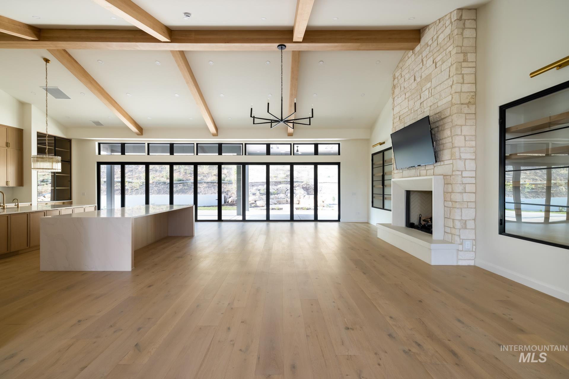 243 N Burgundy Rose Lane Property Photo 3