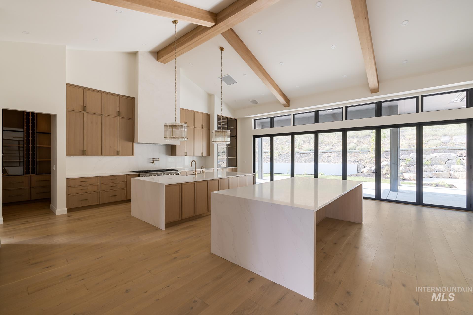 243 N Burgundy Rose Lane Property Photo 5