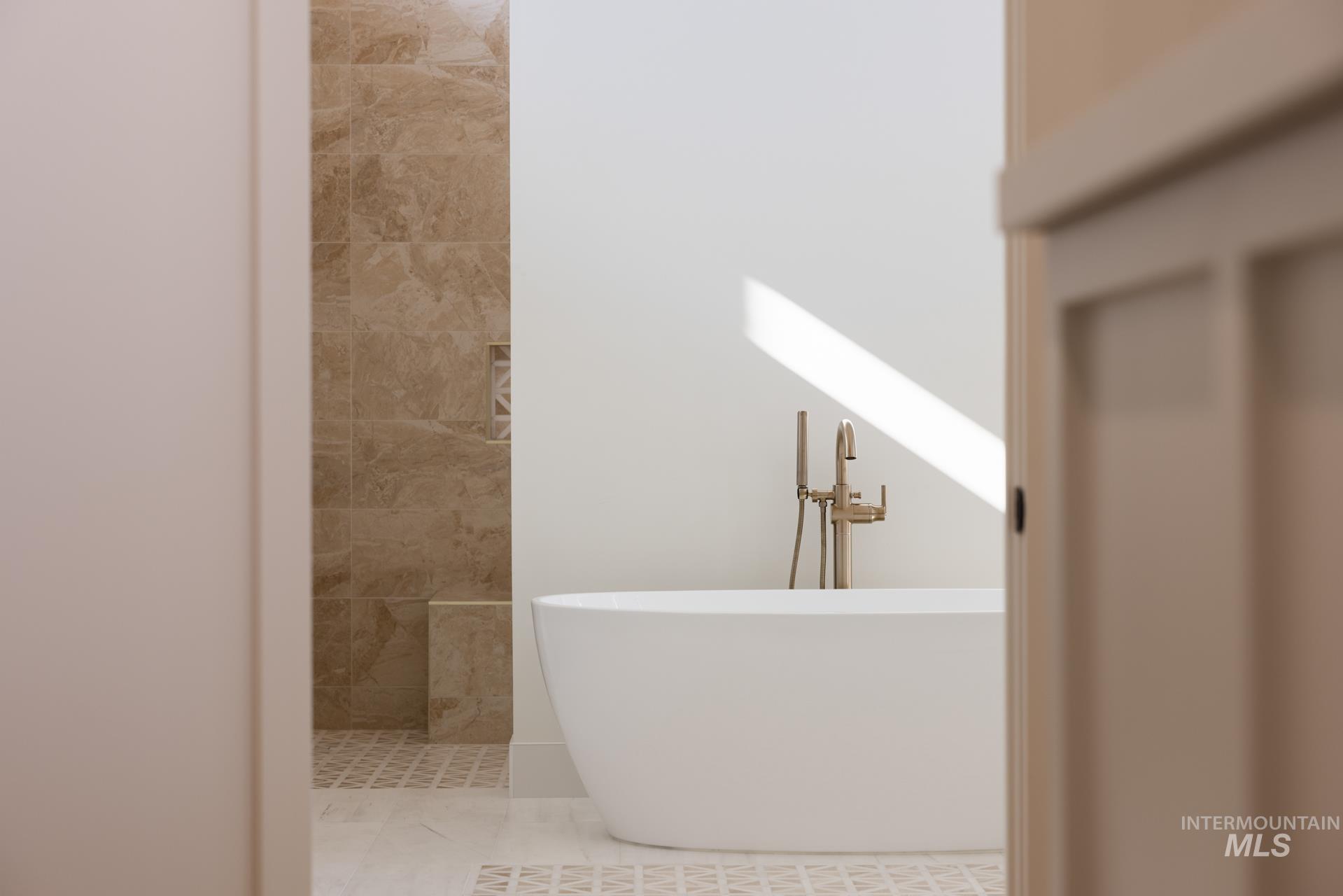 243 N Burgundy Rose Lane Property Photo 9