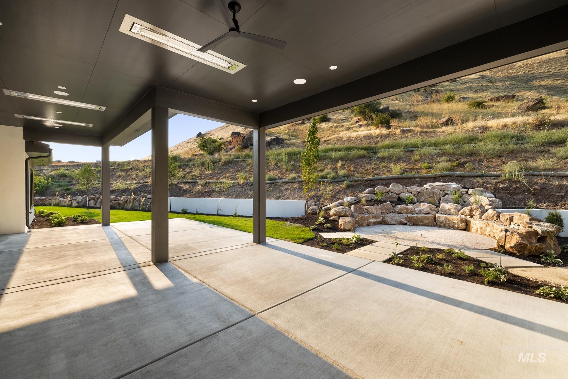 243 N Burgundy Rose Lane Property Photo 16