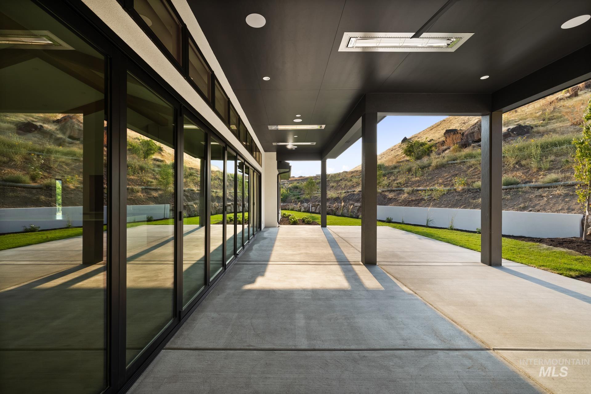 243 N Burgundy Rose Lane Property Photo 17