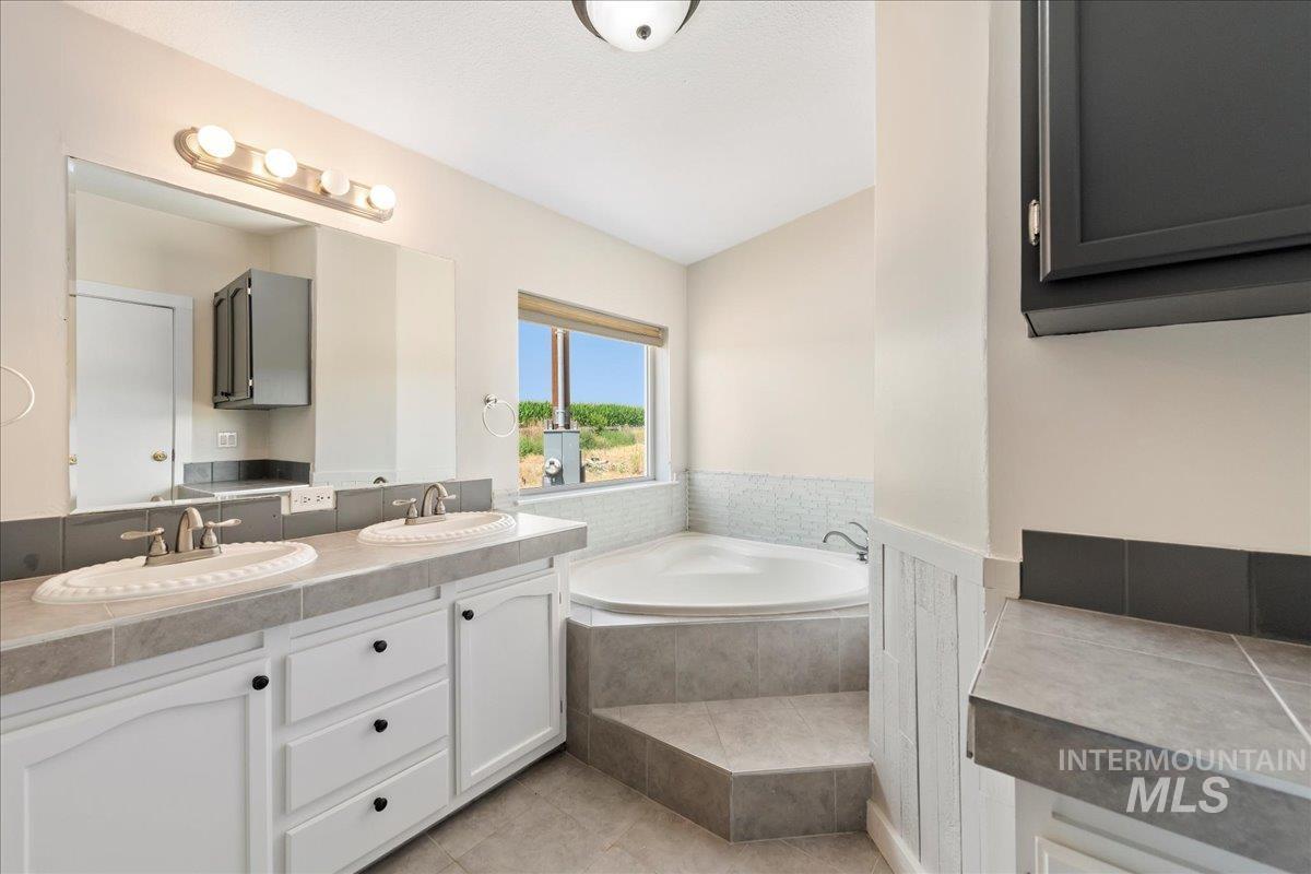 14490 & 14492 Sand Hollow Road Property Photo 41