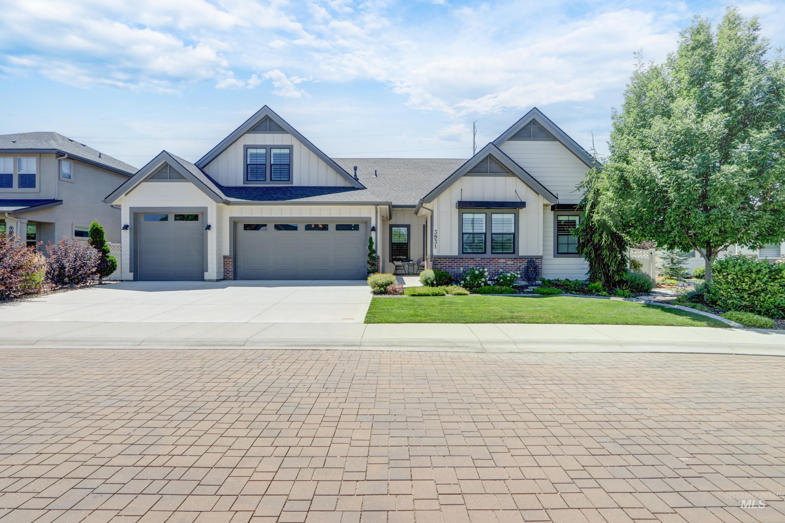3931 Riva Capri Property Photo 1