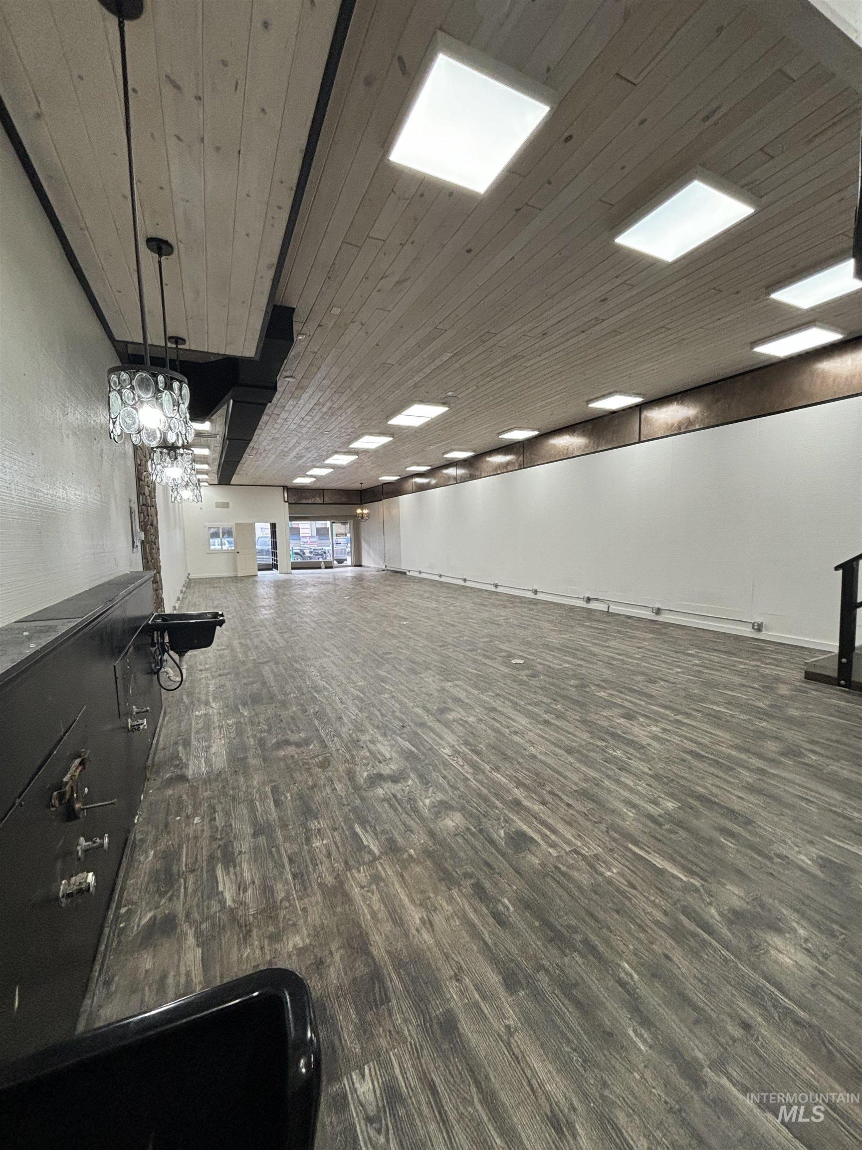 113 E Main Property Photo