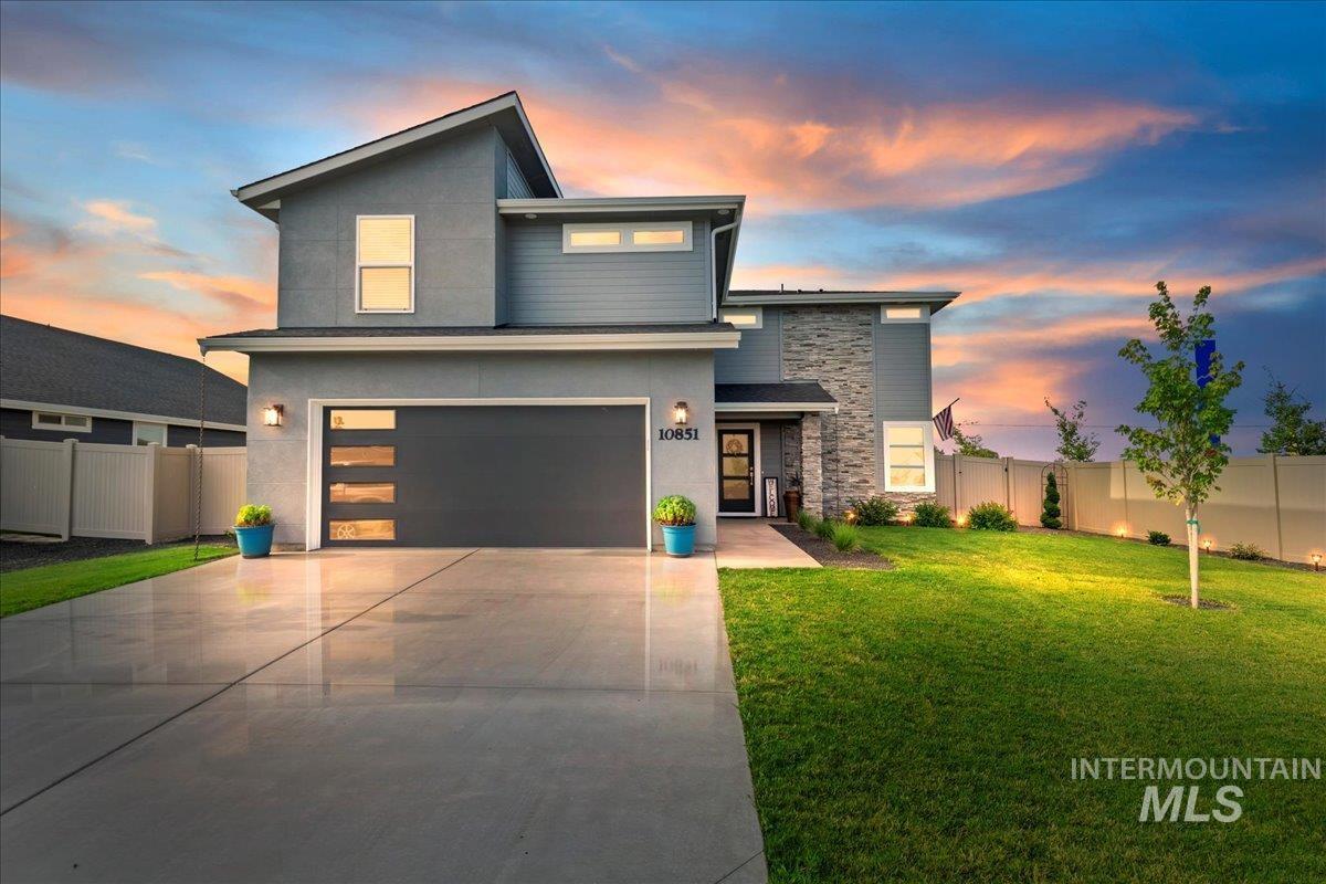 10851 Beechcraft St. Property Photo 1