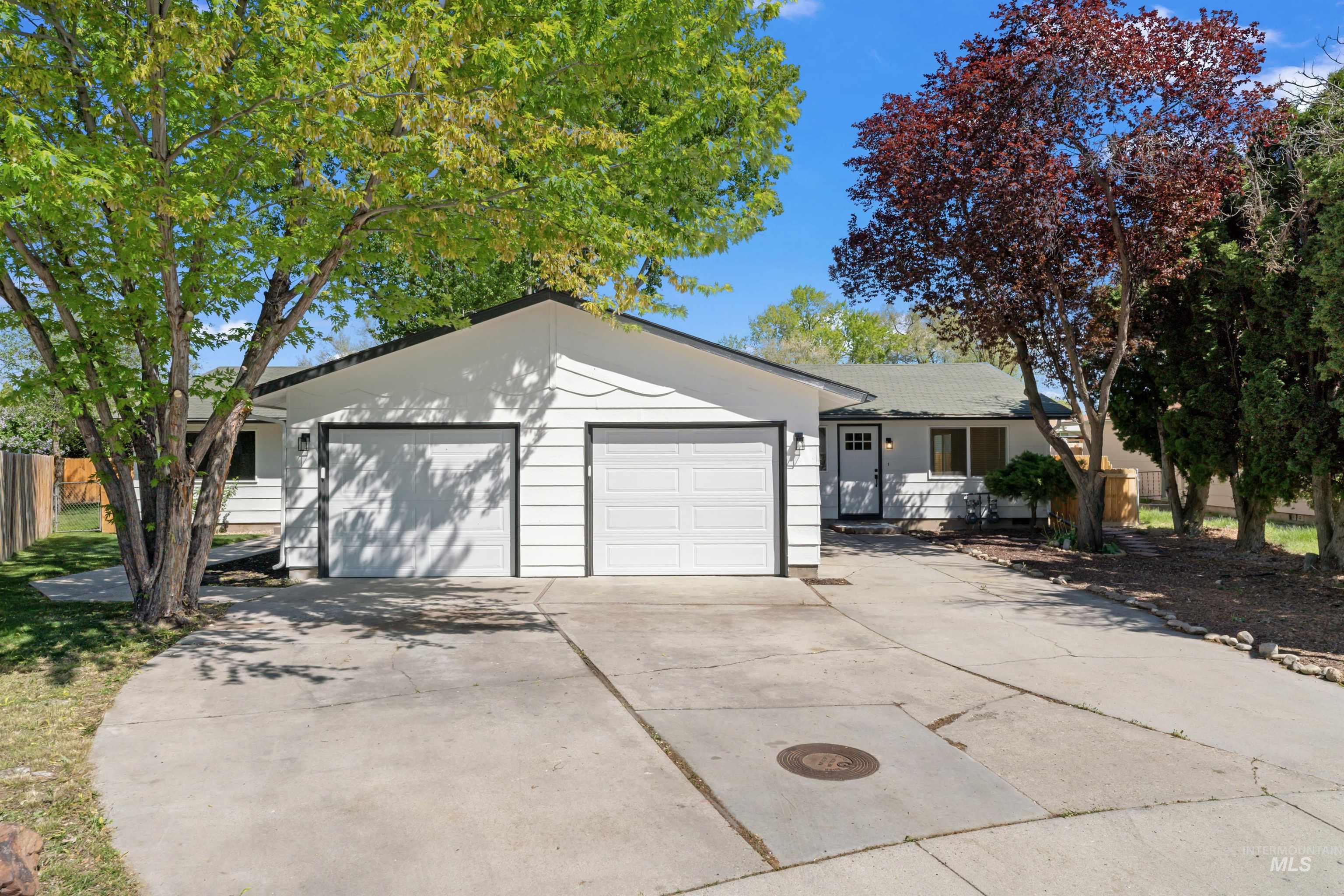 4062 N Marcia Pl