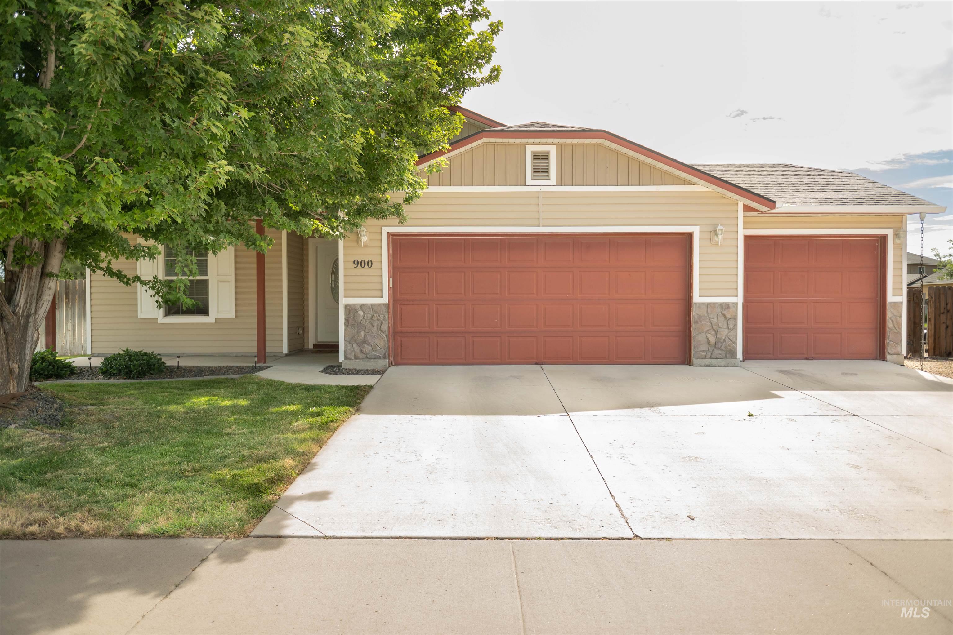 900 SW Independence