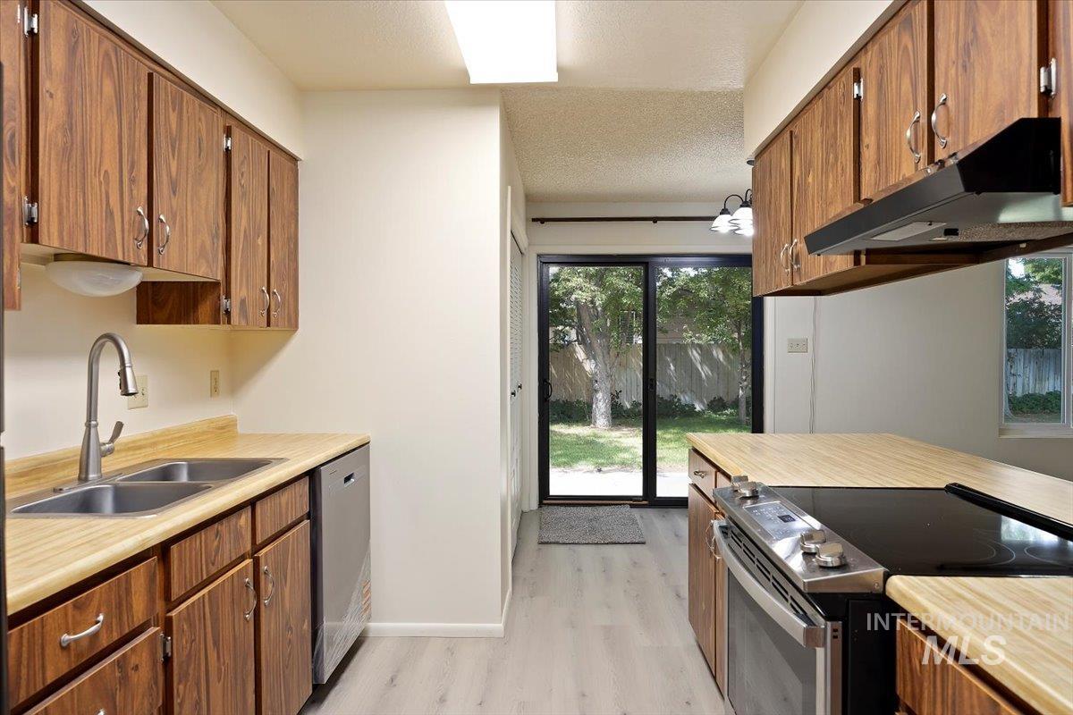 551 Park Meadows Circle Property Photo 15