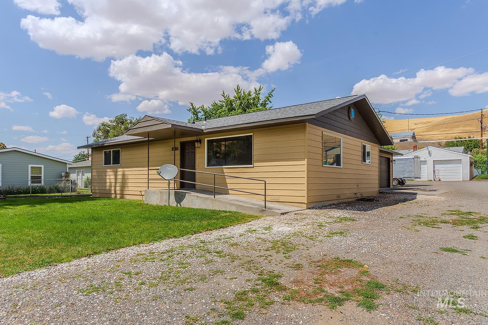 1751 Columbia Street Property Photo 1