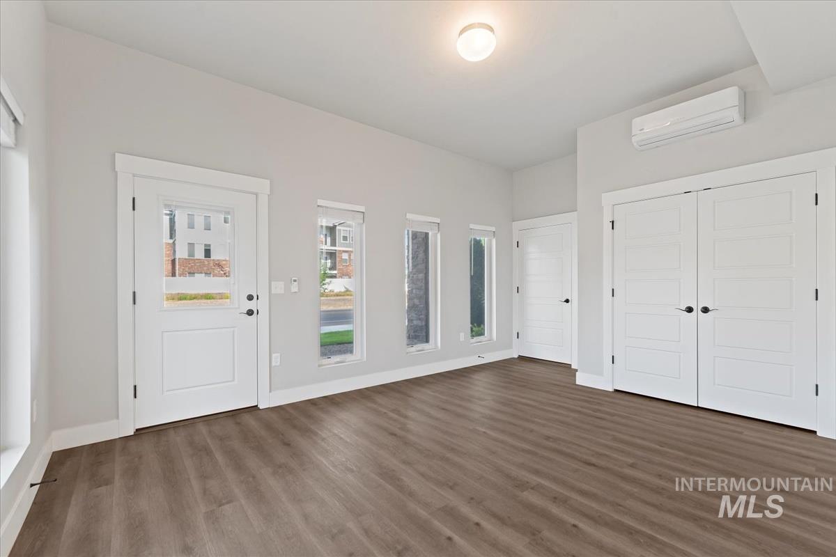 3019 N Network Lane Property Photo 3