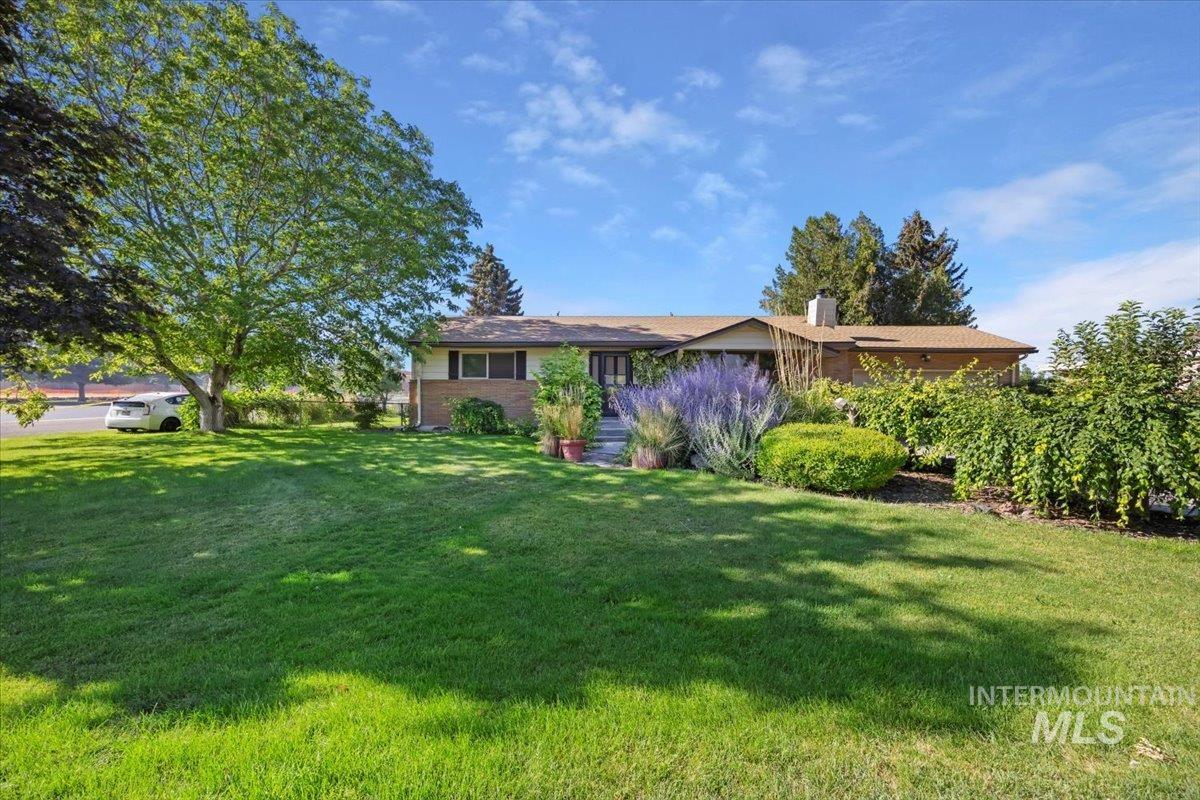 305 Lucille St. Property Photo 1