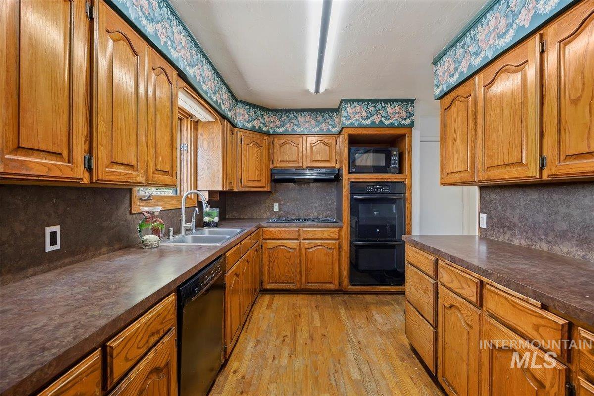 305 Lucille St. Property Photo 11