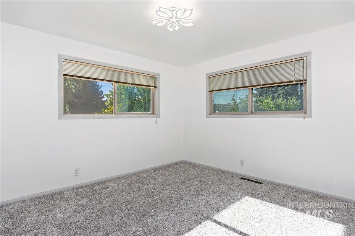 305 Lucille St. Property Photo 22