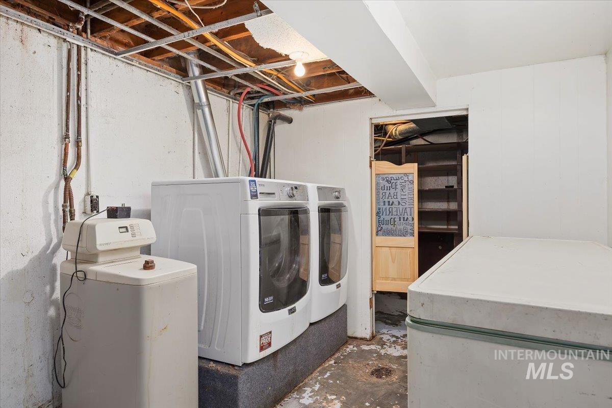 305 Lucille St. Property Photo 26