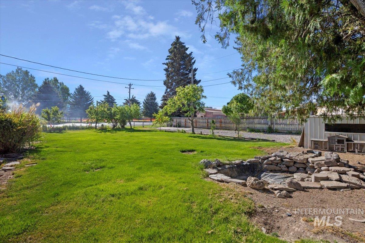 305 Lucille St. Property Photo 32