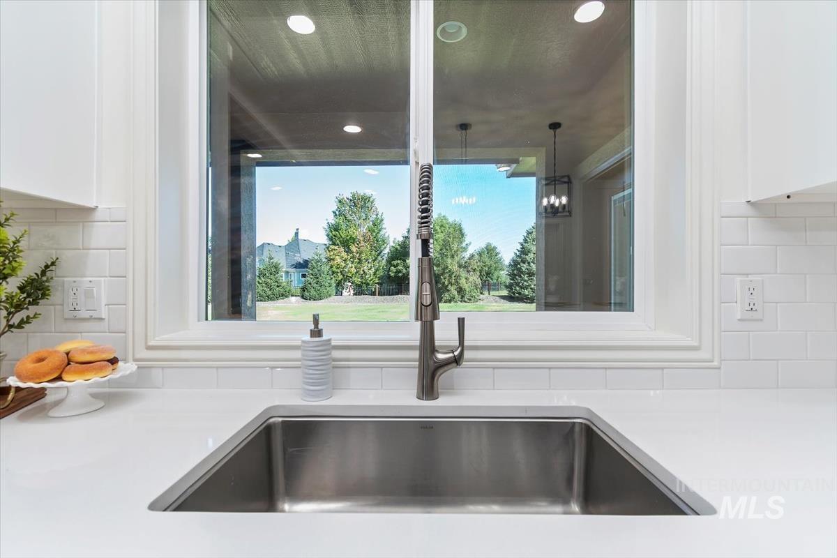 1535 N Luge Property Photo 15