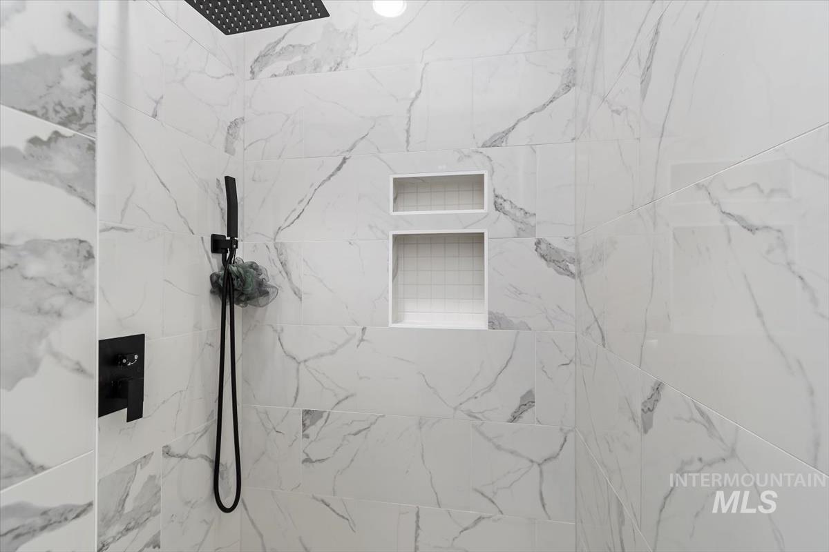 1535 N Luge Property Photo 22