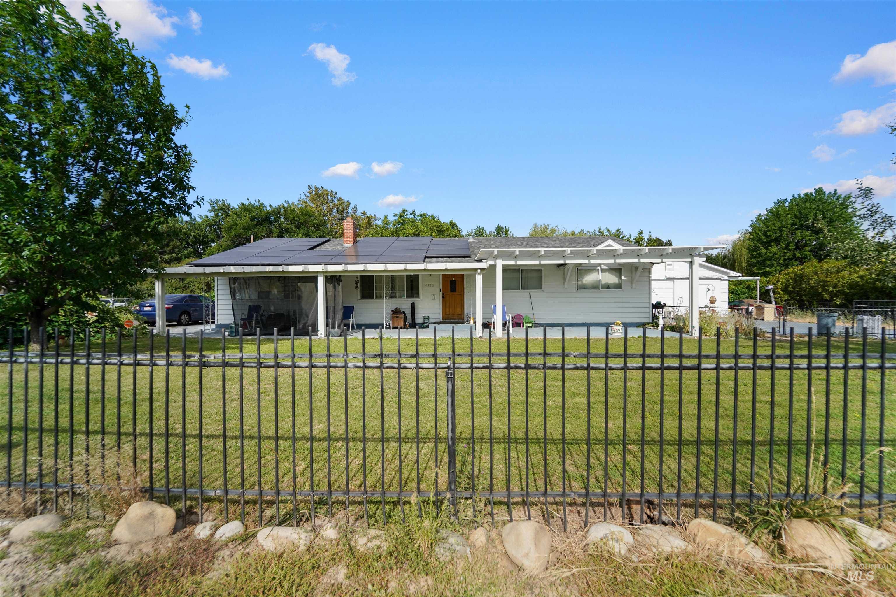4213 N Dalton Ln Property Photo 2