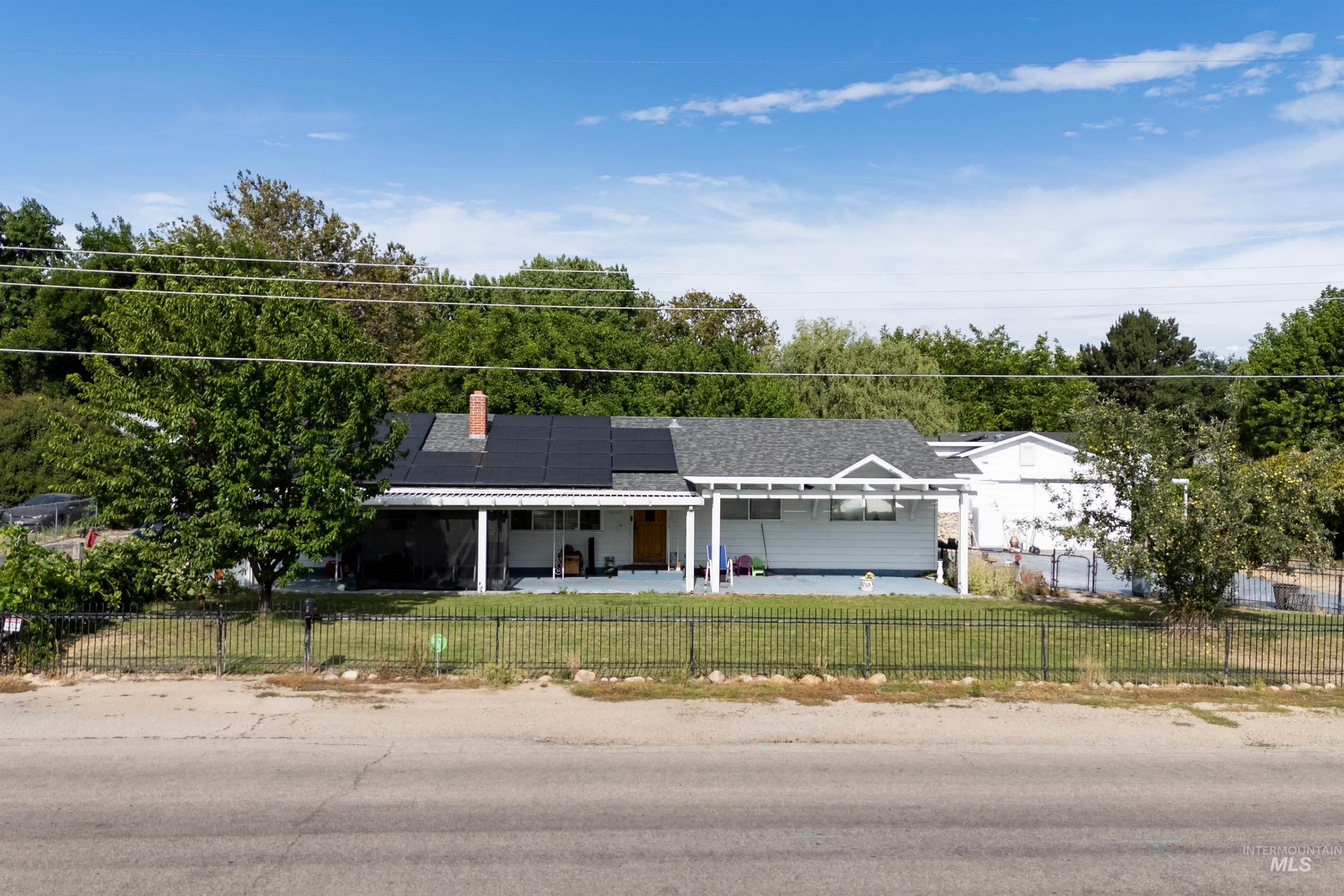 4213 N Dalton Ln Property Photo 3