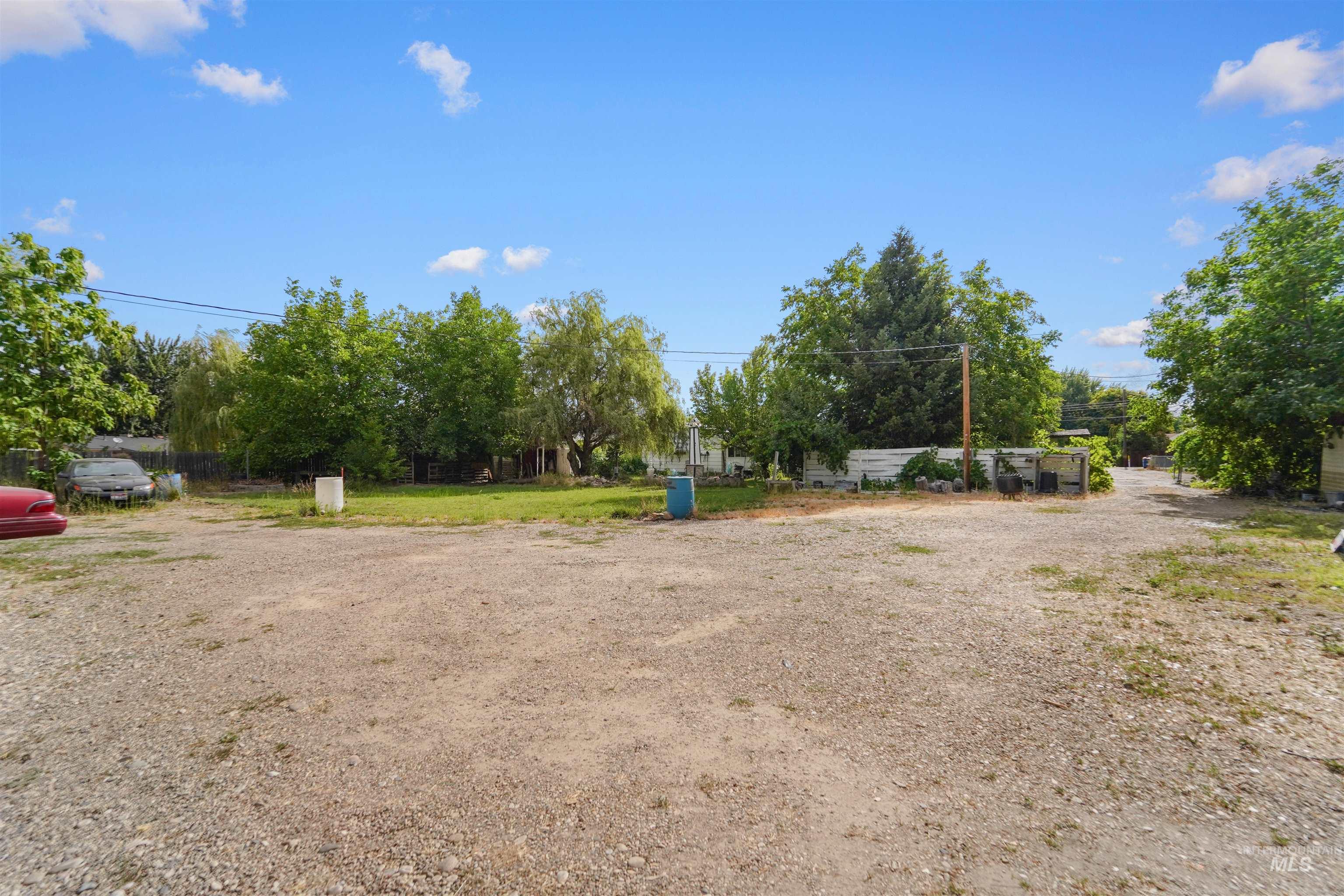 4213 N Dalton Ln Property Photo 11