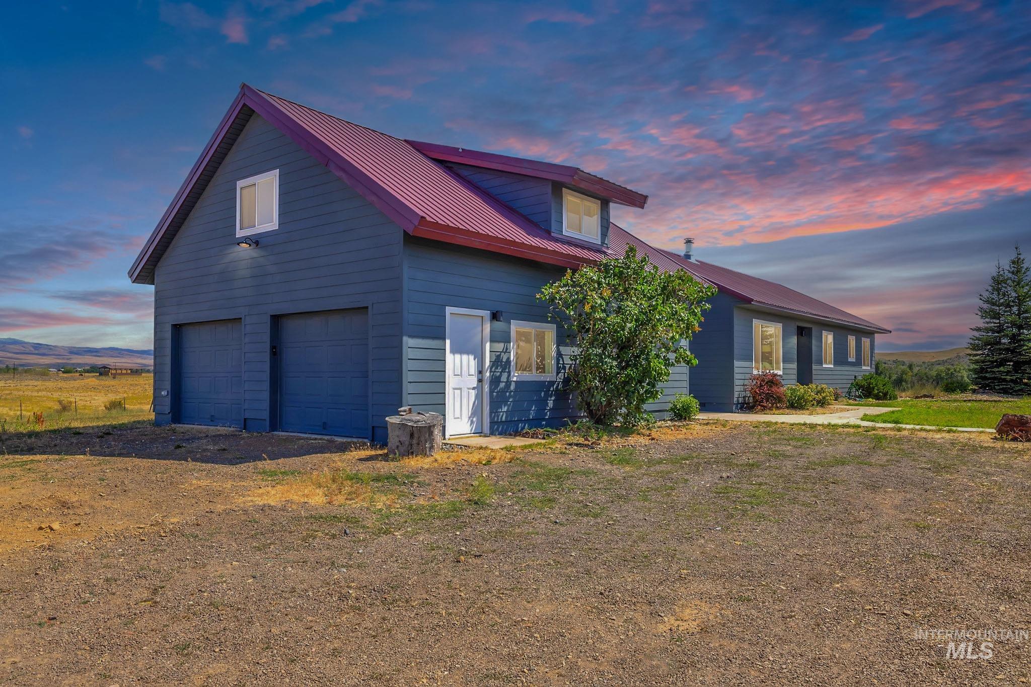 1070 W Indian Valley Rd Property Photo 1