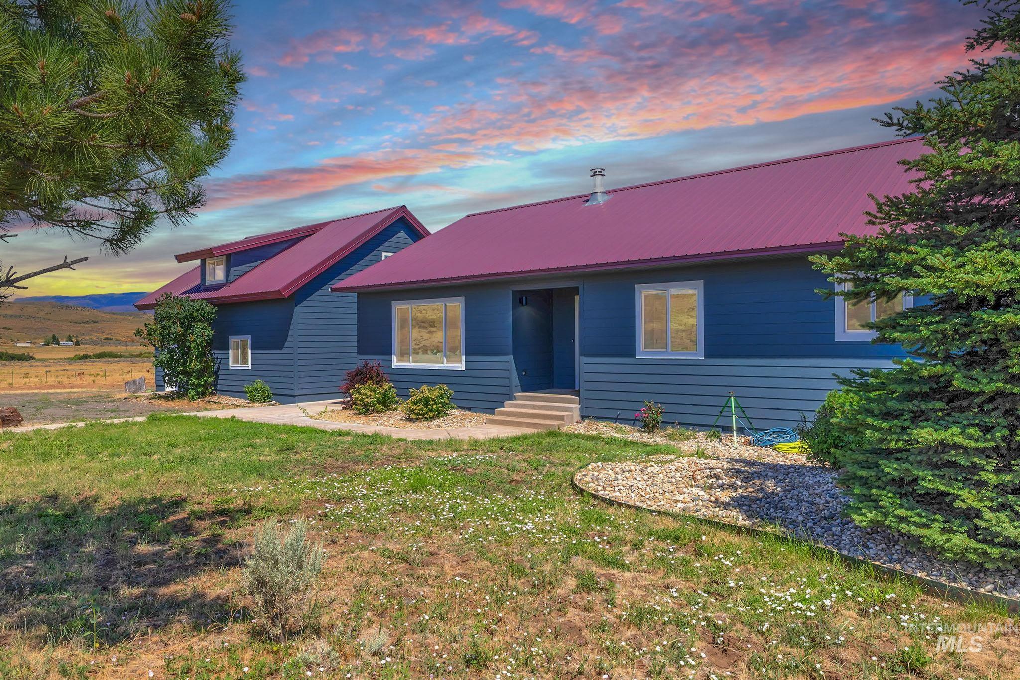 1070 W Indian Valley Rd Property Photo 4