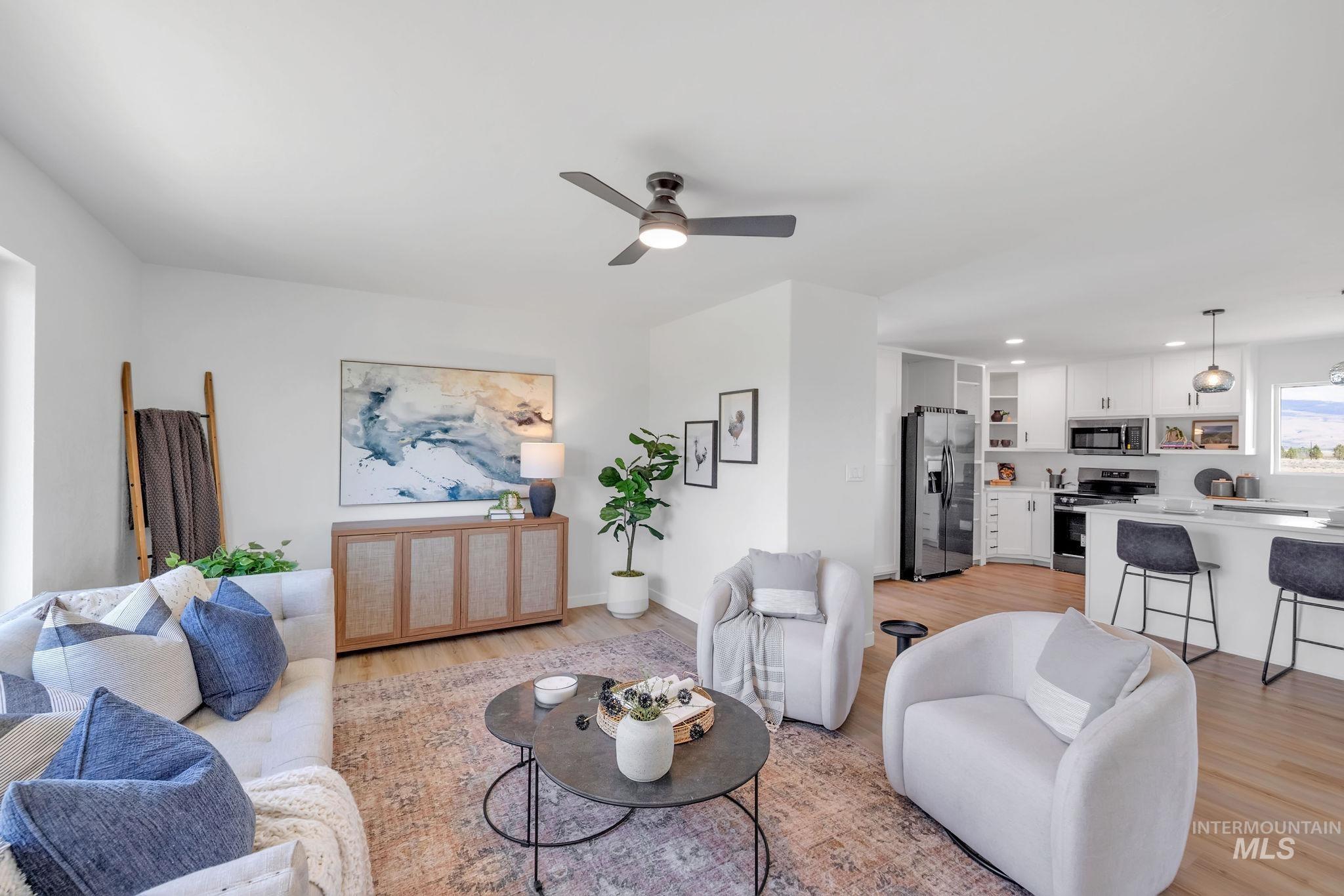 1070 W Indian Valley Rd Property Photo 6