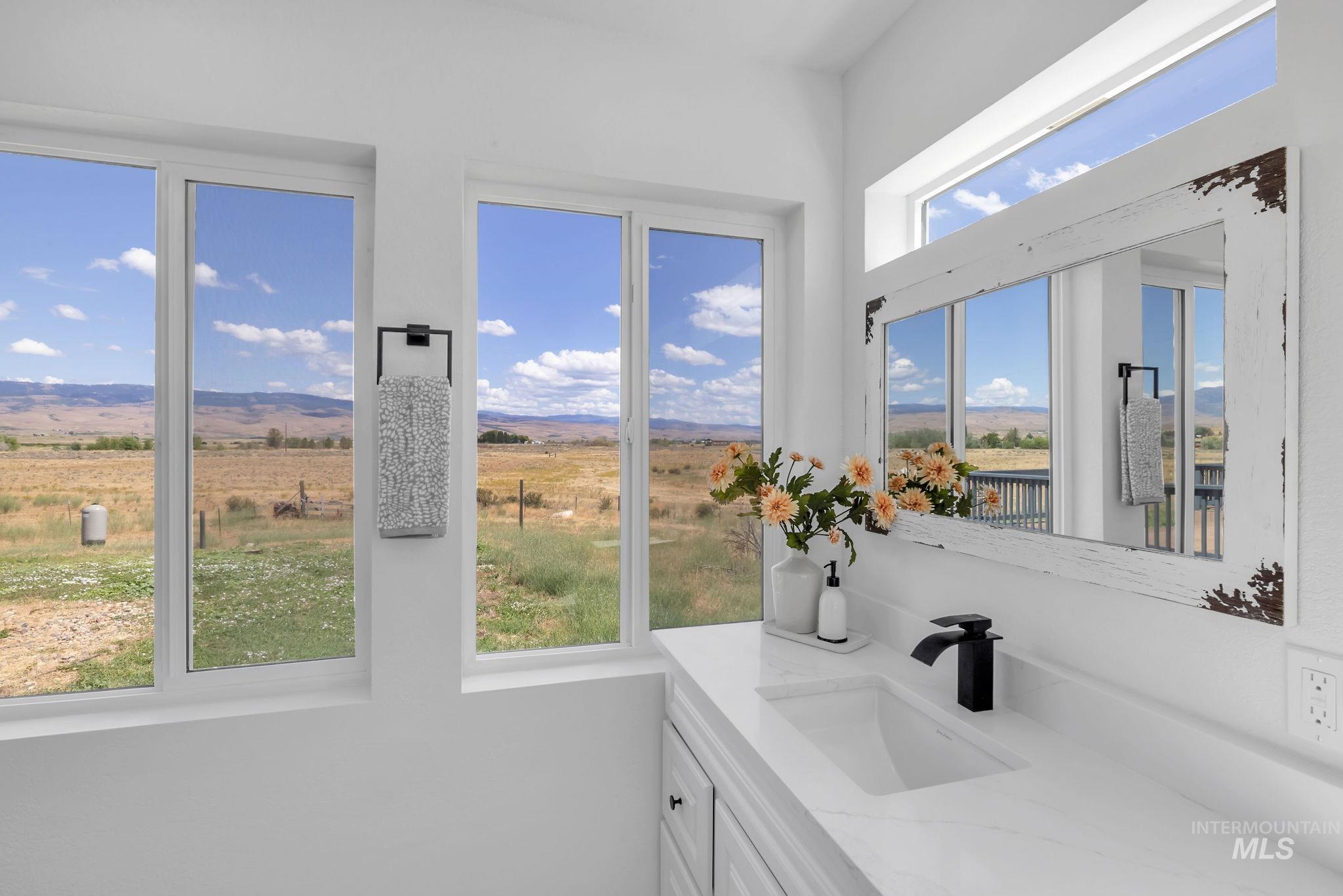 1070 W Indian Valley Rd Property Photo 25