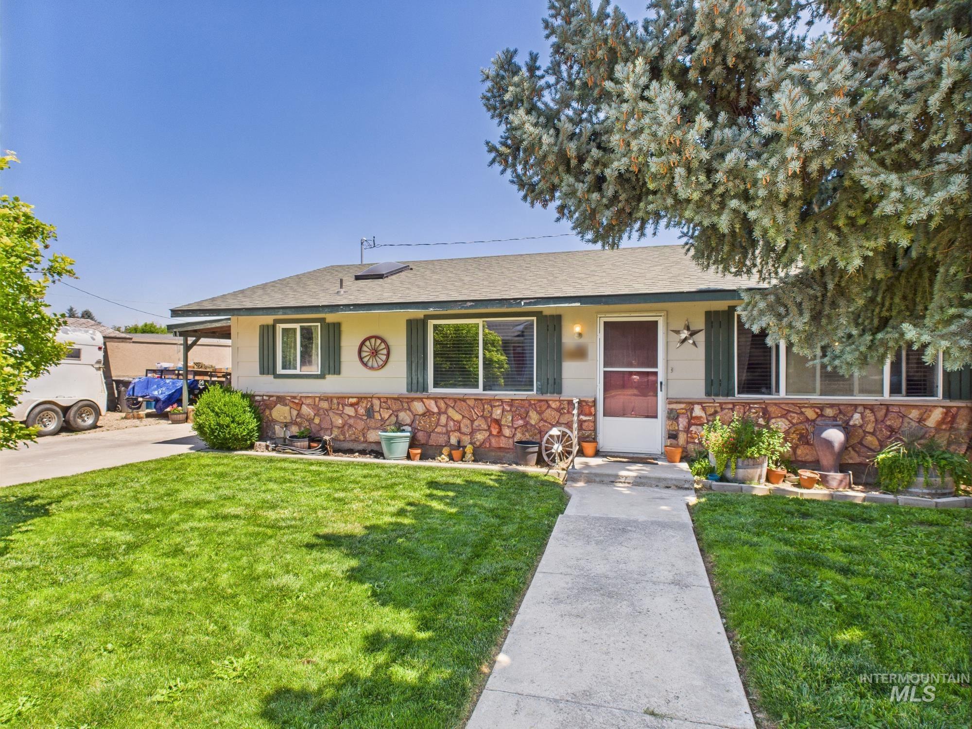 2216 Locust Lane