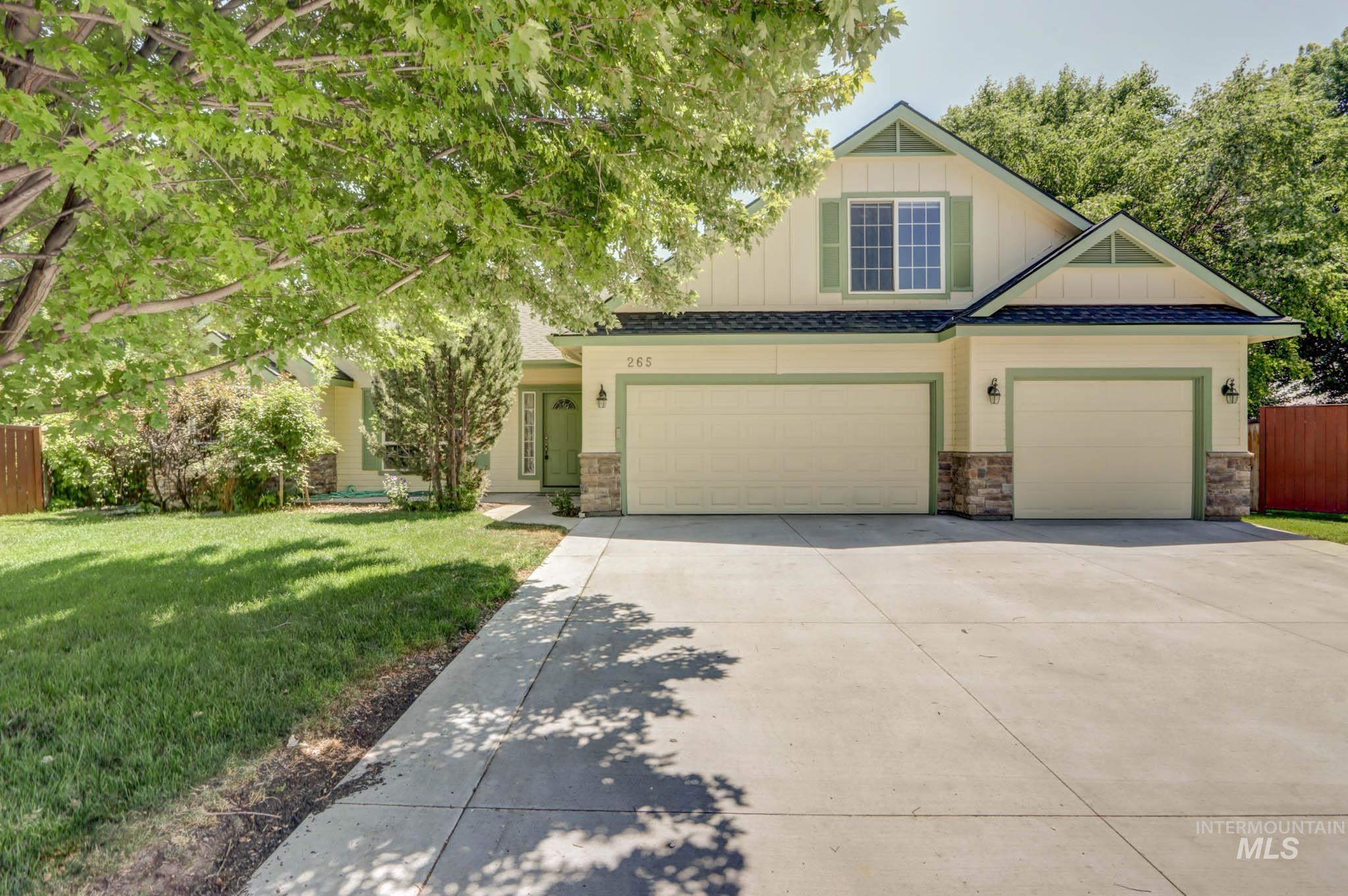 265 N Hullen Pl