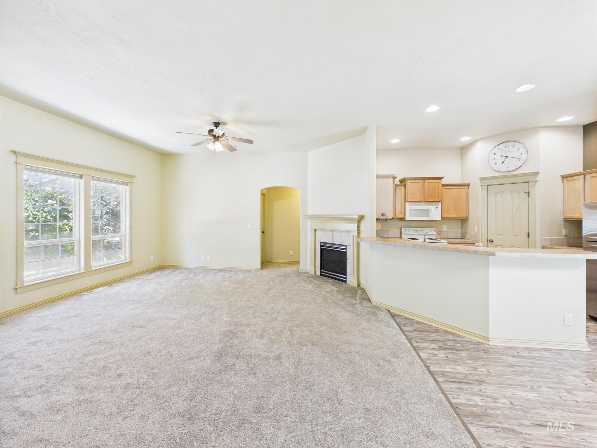 265 N Hullen Pl Property Photo 6