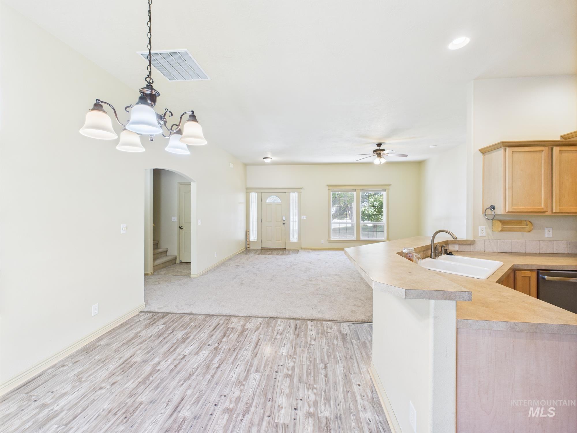 265 N Hullen Pl Property Photo 8