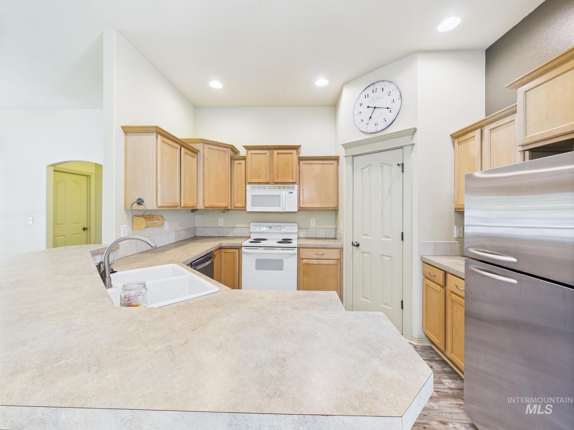 265 N Hullen Pl Property Photo 11