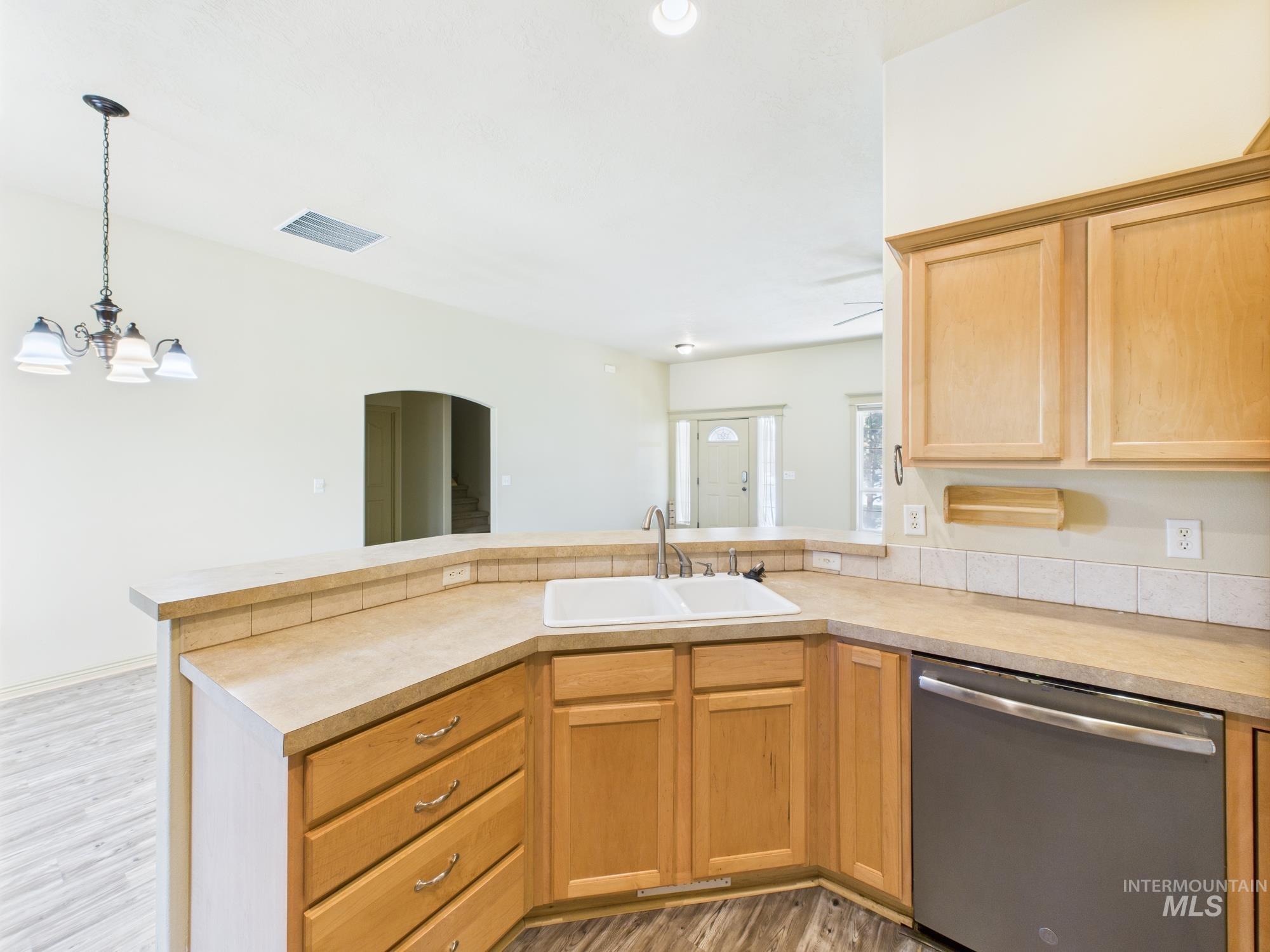 265 N Hullen Pl Property Photo 12