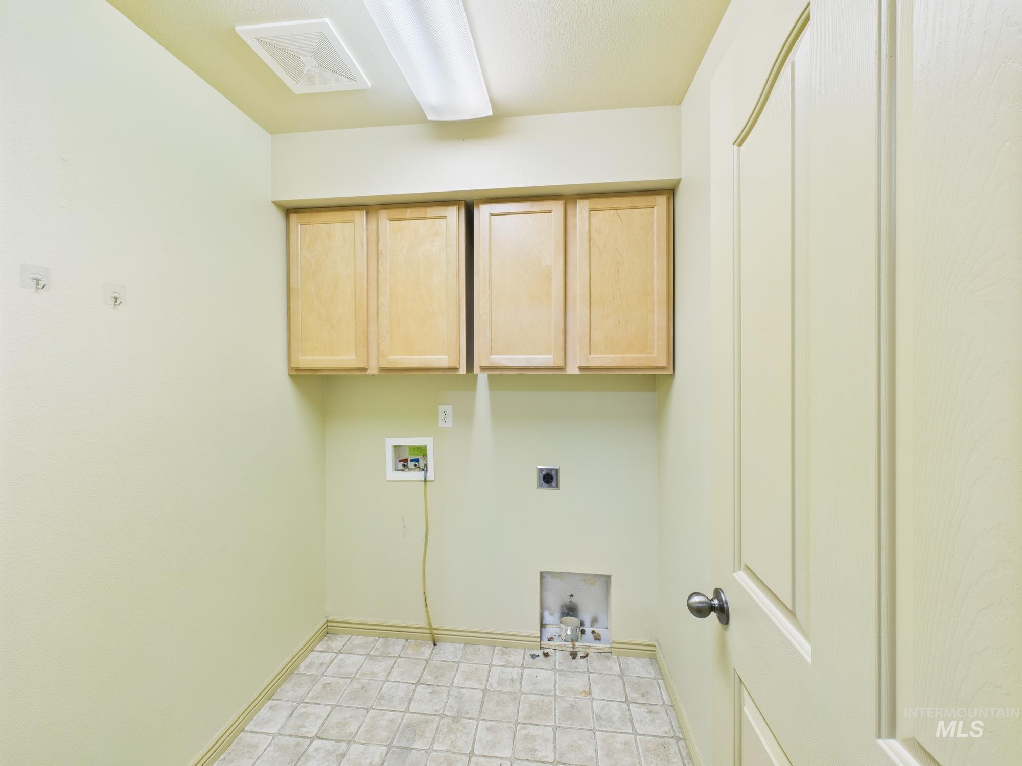 265 N Hullen Pl Property Photo 16