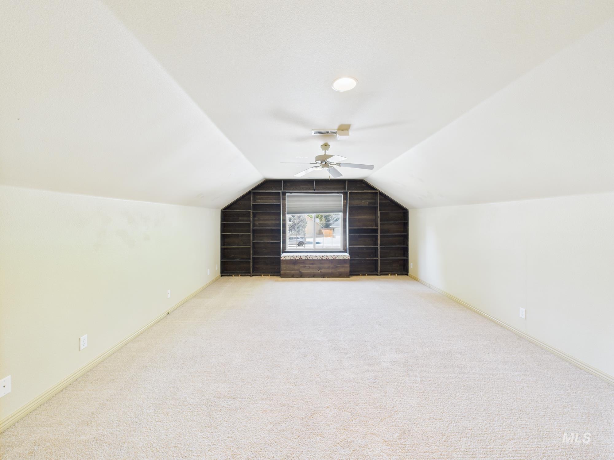 265 N Hullen Pl Property Photo 18