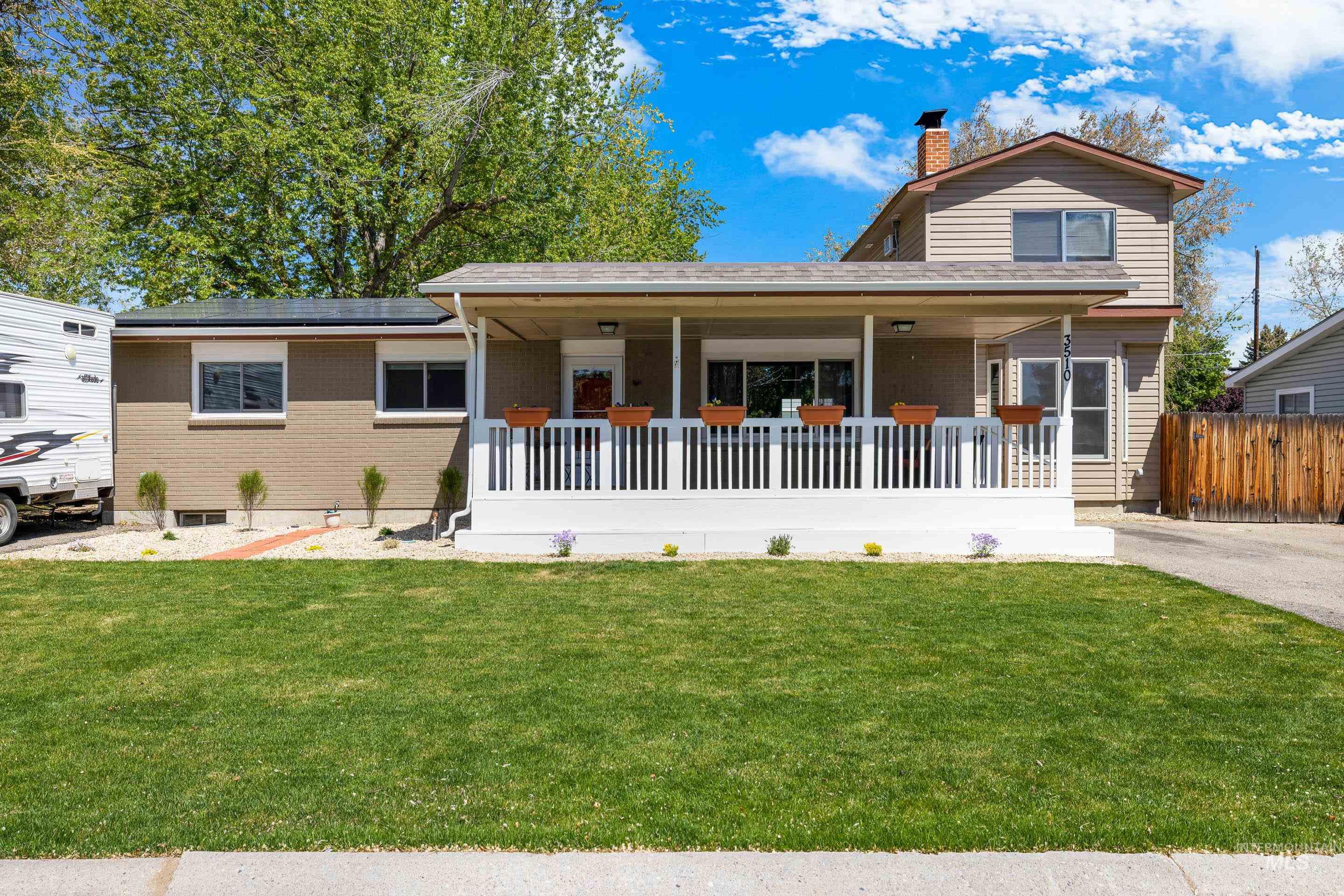 3510 W Lassen Property Photo 1