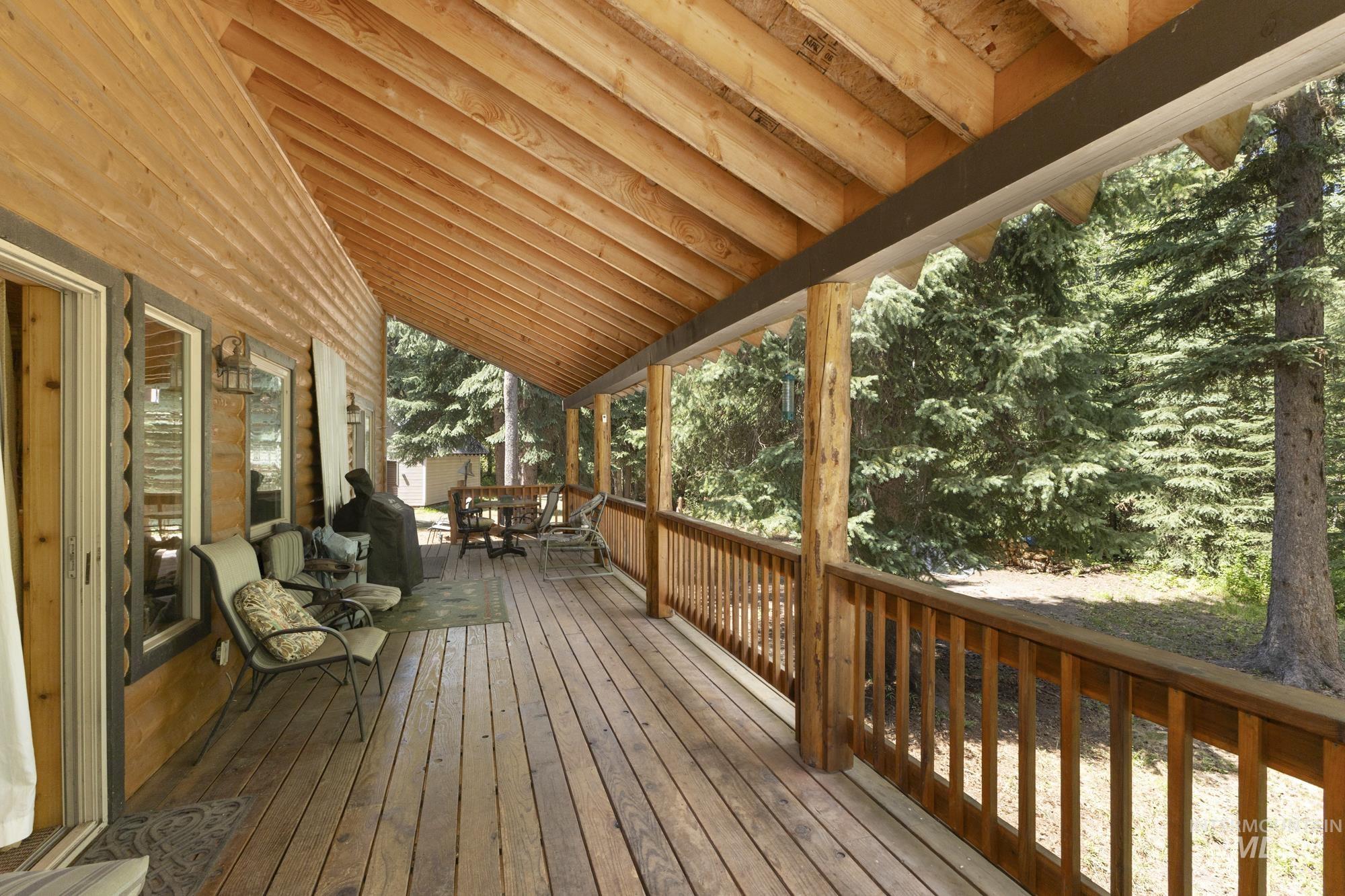 10324 Peterson Loop Property Photo 3