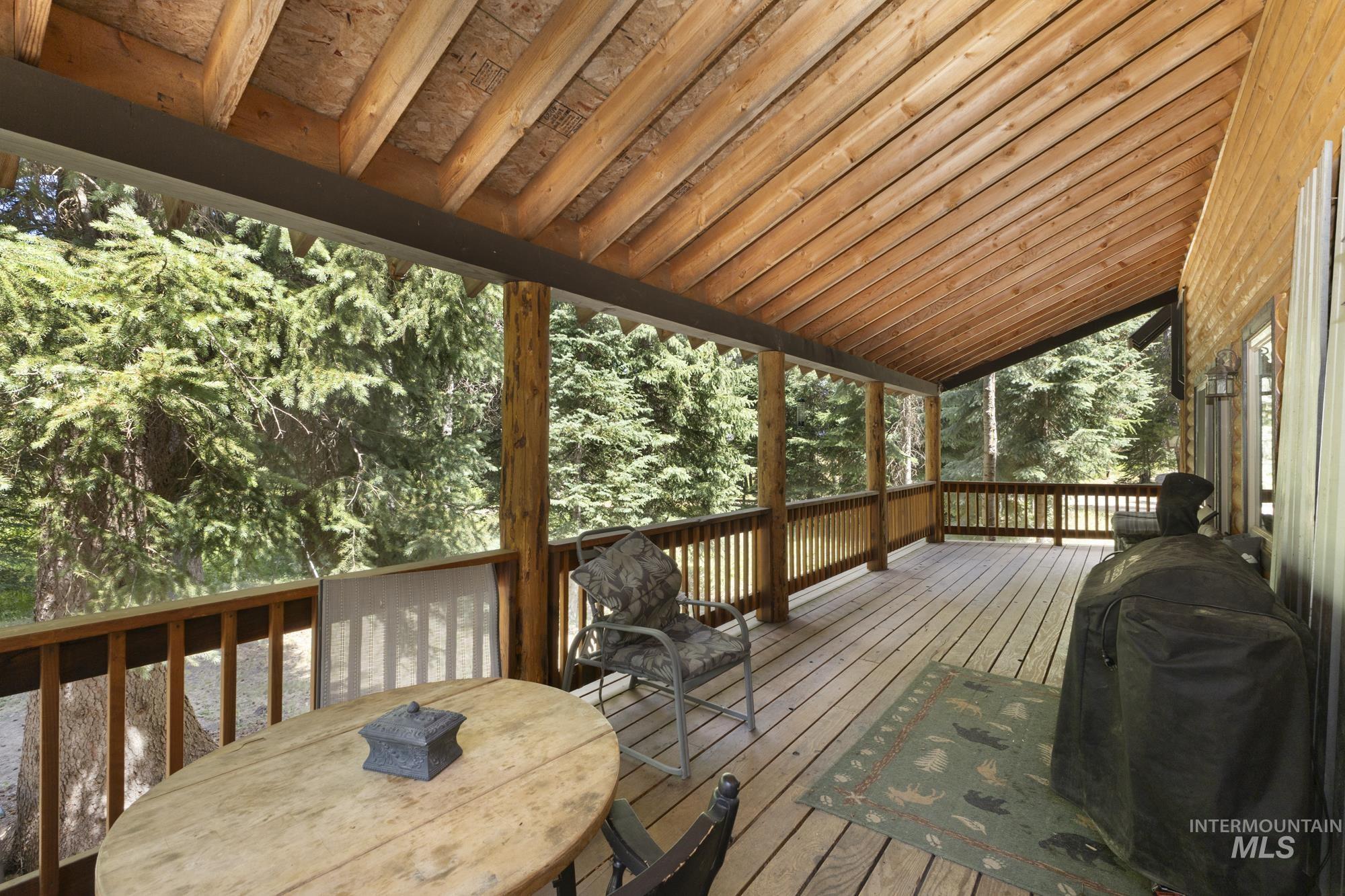 10324 Peterson Loop Property Photo 4