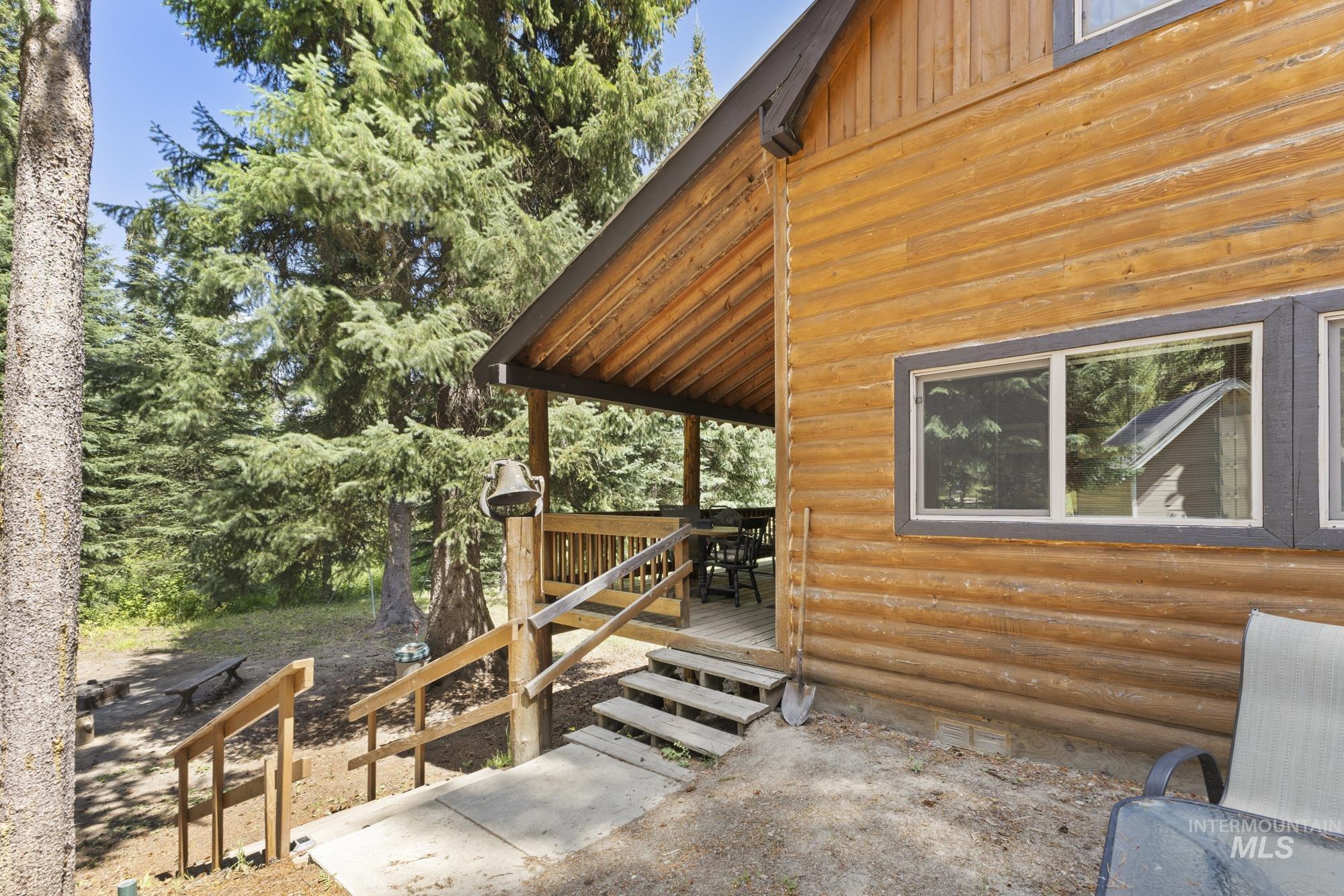 10324 Peterson Loop Property Photo 8