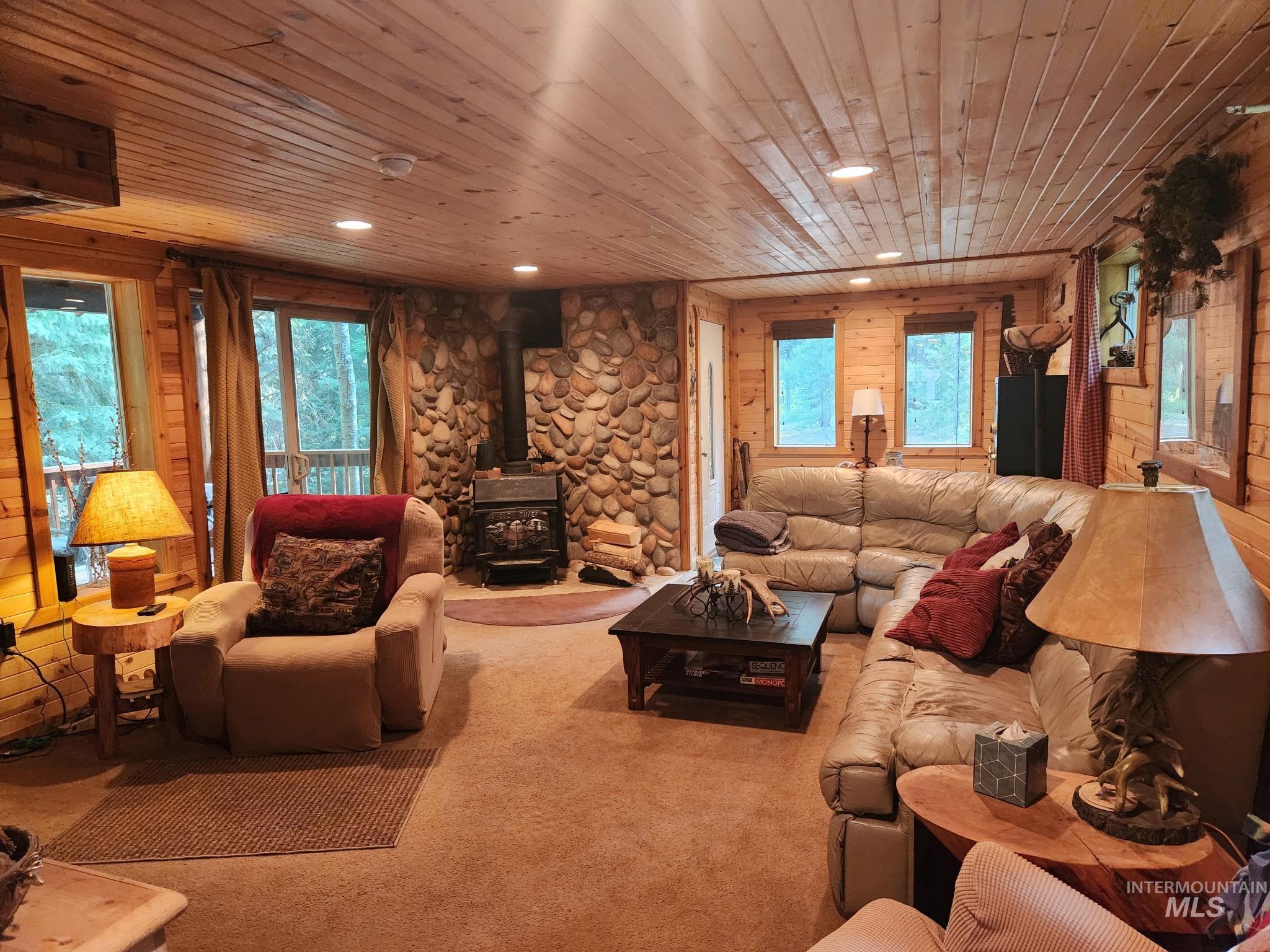 10324 Peterson Loop Property Photo 18