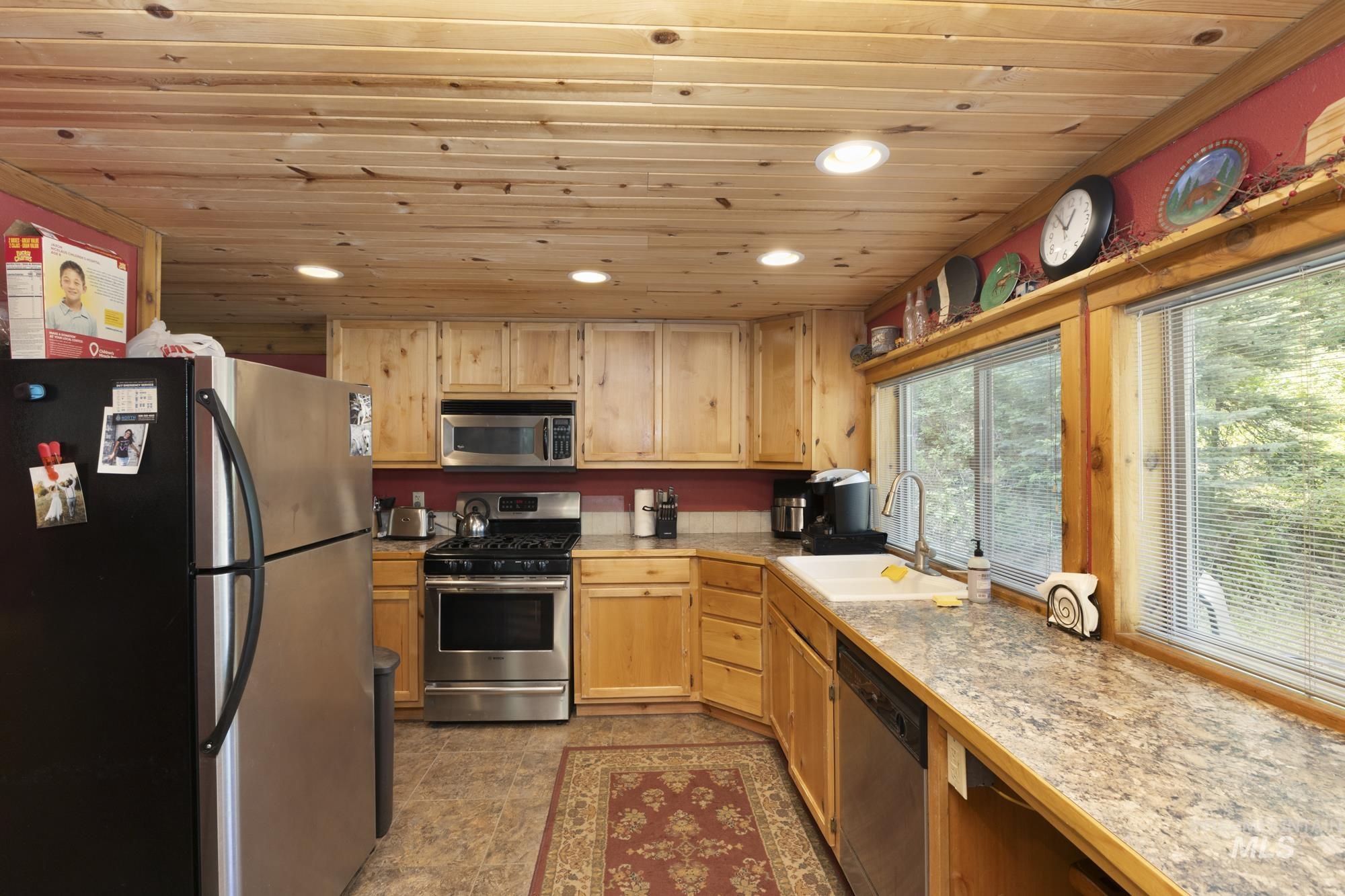 10324 Peterson Loop Property Photo 20