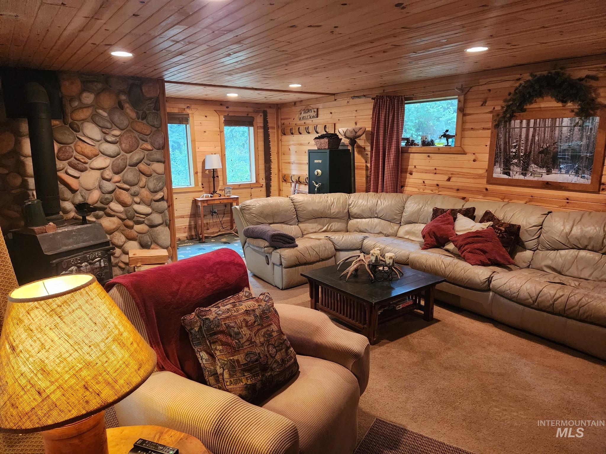 10324 Peterson Loop Property Photo 23